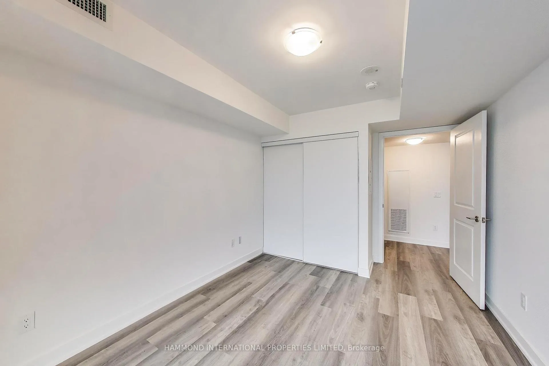 Photo 12 of Unit 1404, 1010 Sandy Beach Road, Pickering, Bay Ridges — HOMEH
