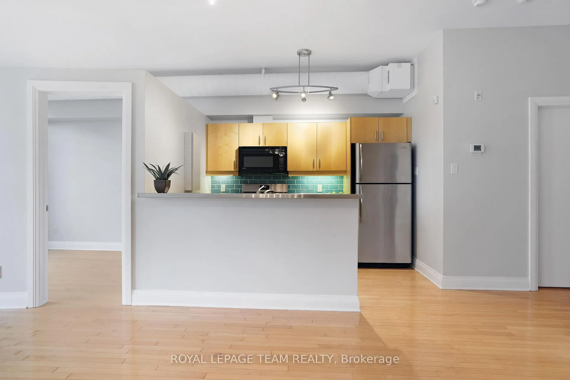 Photo 8 of Unit 203, 300 Powell Avenue, Ottawa, West Centre Town — HOMEH