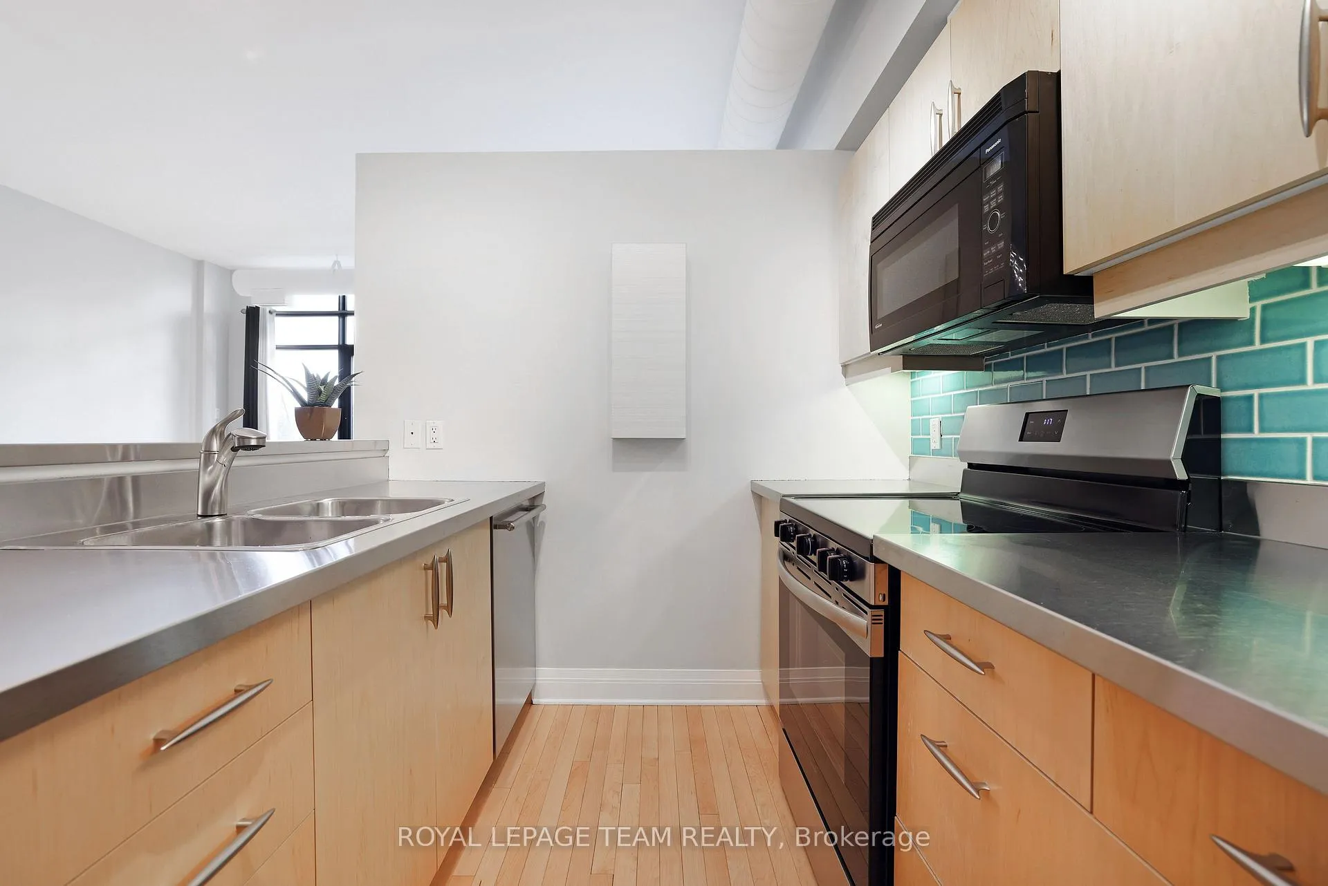 Photo 10 of Unit 203, 300 Powell Avenue, Ottawa, West Centre Town — HOMEH