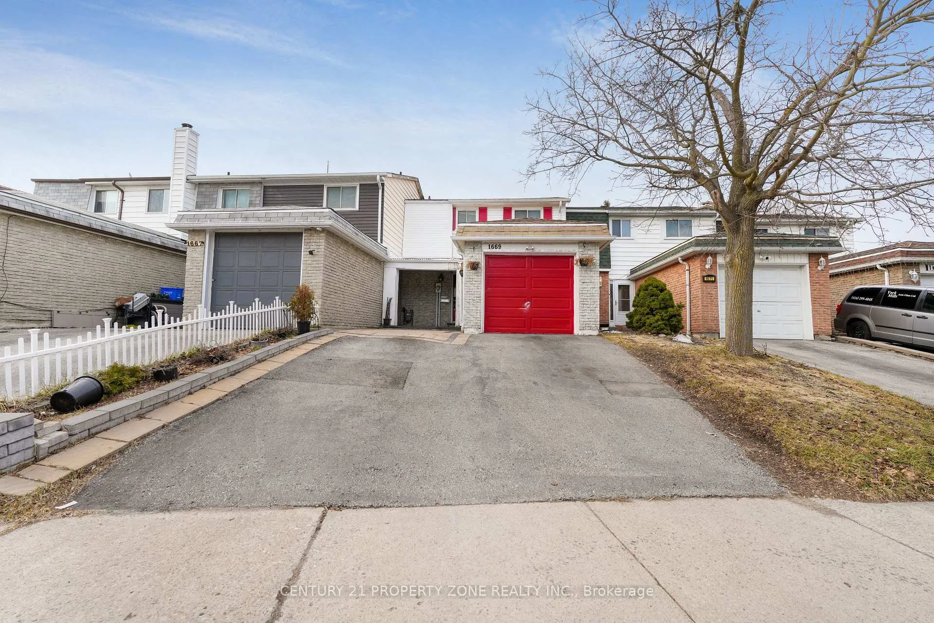 Photo 2 of 1669 Alwin Circle, Pickering, Village East — HOMEH