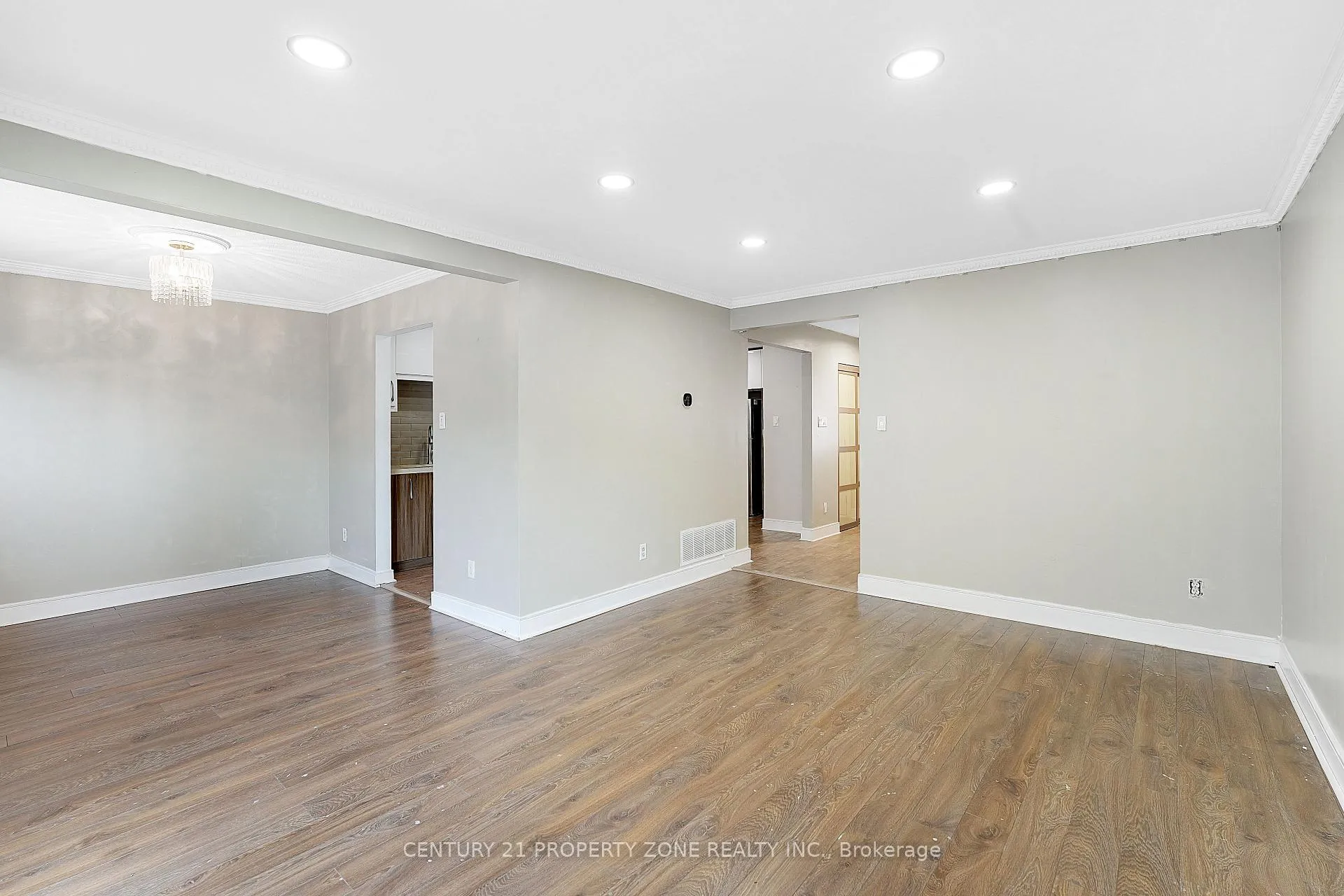 Photo 6 of 1669 Alwin Circle, Pickering, Village East — HOMEH