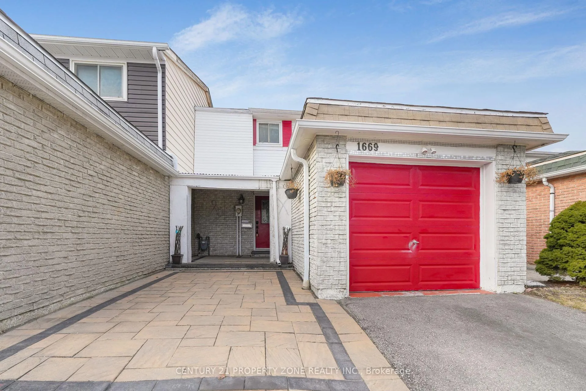 Photo 1 of 1669 Alwin Circle, Pickering, Village East — HOMEH