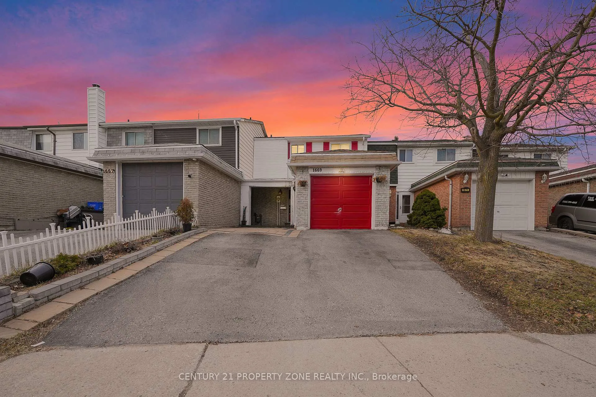 Photo 2 of 1669 Alwin Circle, Pickering, Village East — HOMEH