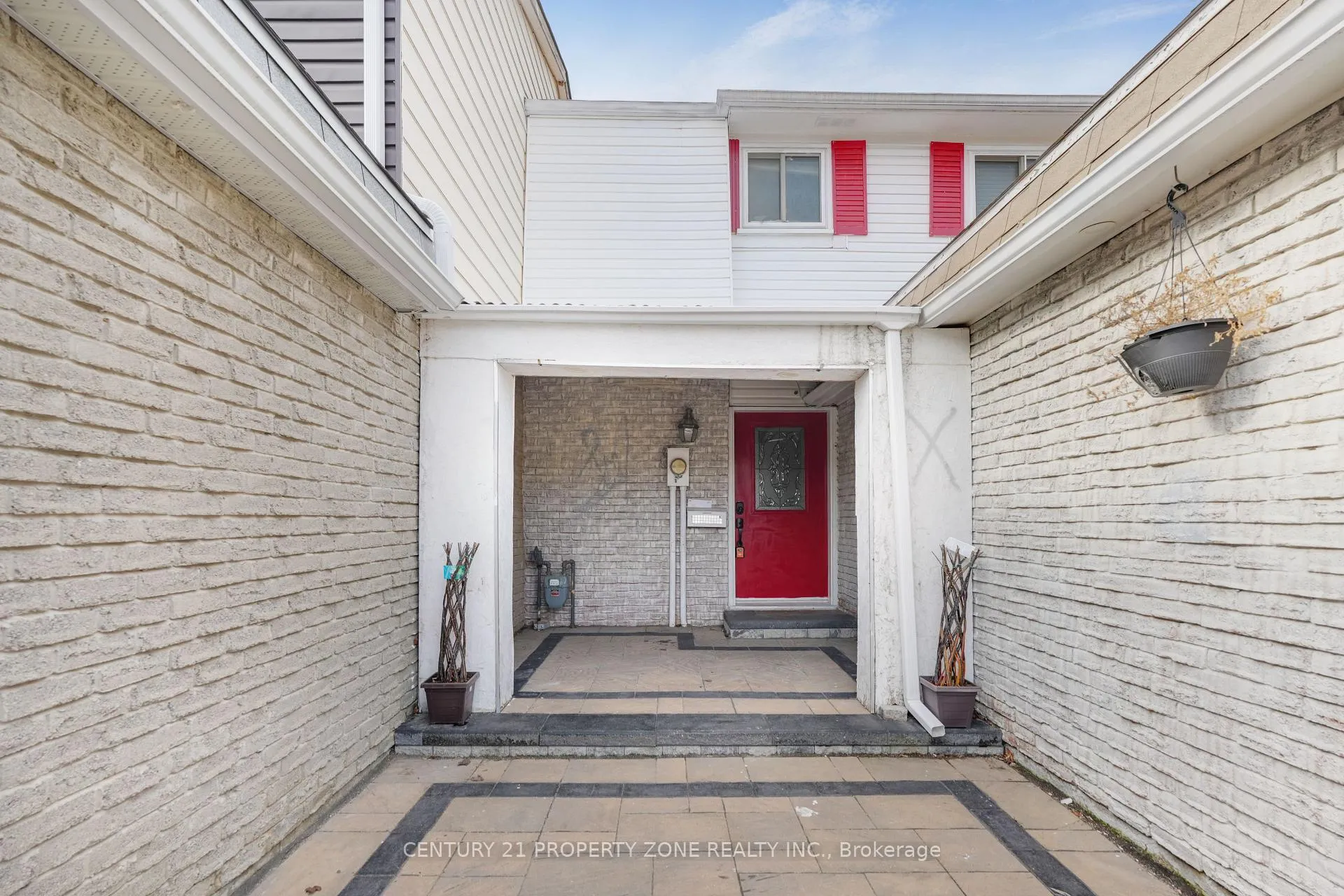 Photo 4 of 1669 Alwin Circle, Pickering, Village East — HOMEH