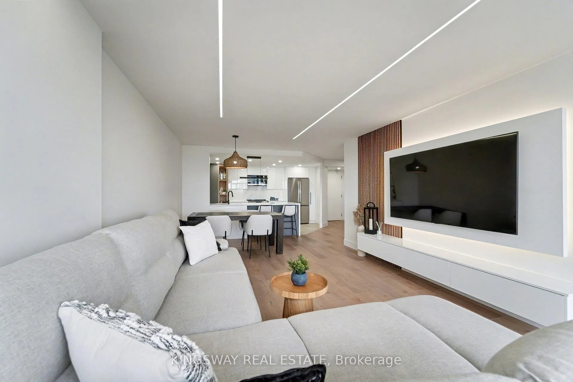 Photo 3 of Unit 712, 7420 Bathurst Street, Vaughan, Brownridge — HOMEH
