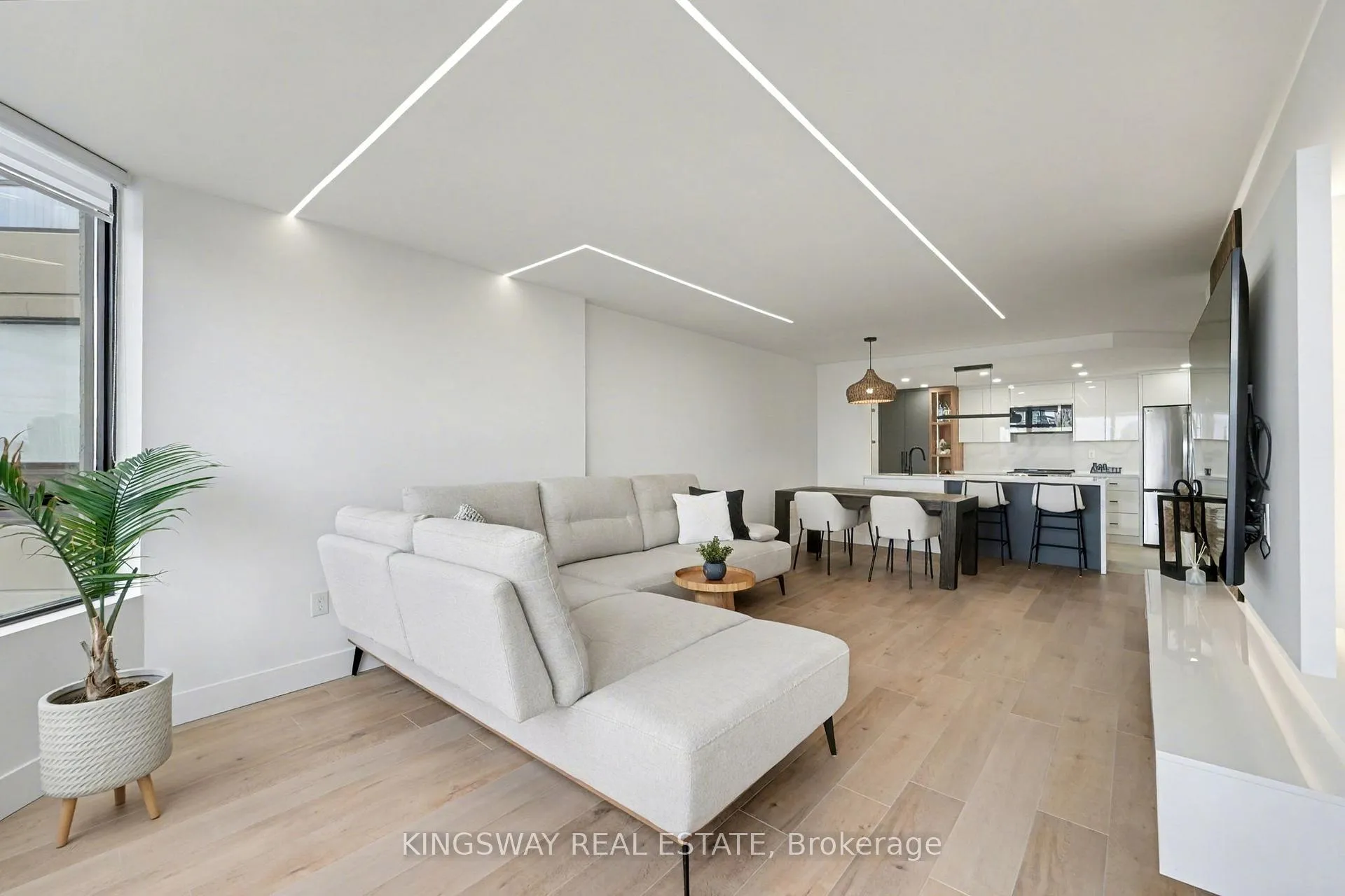 Photo 4 of Unit 712, 7420 Bathurst Street, Vaughan, Brownridge — HOMEH