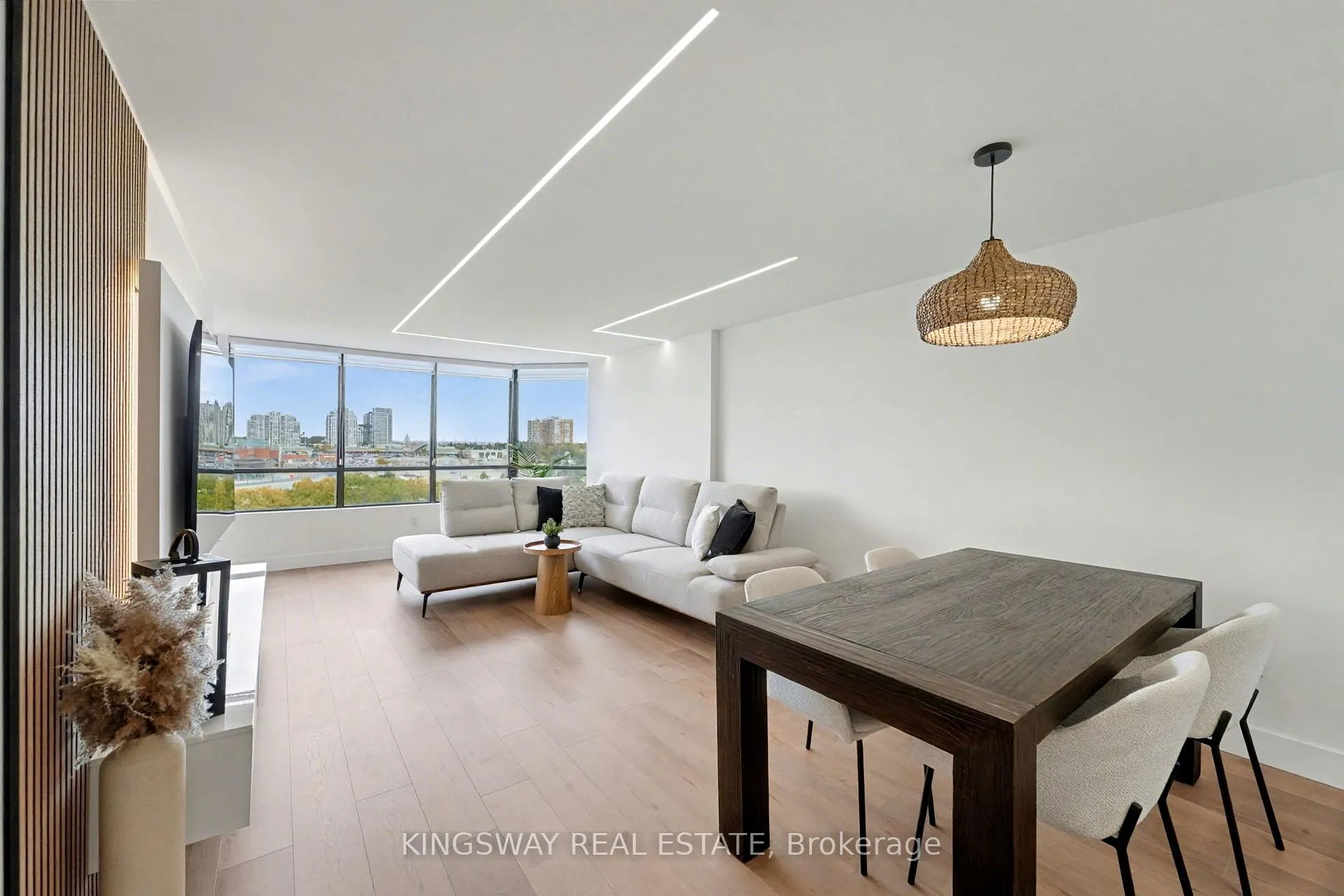 Photo 5 of Unit 712, 7420 Bathurst Street, Vaughan, Brownridge — HOMEH