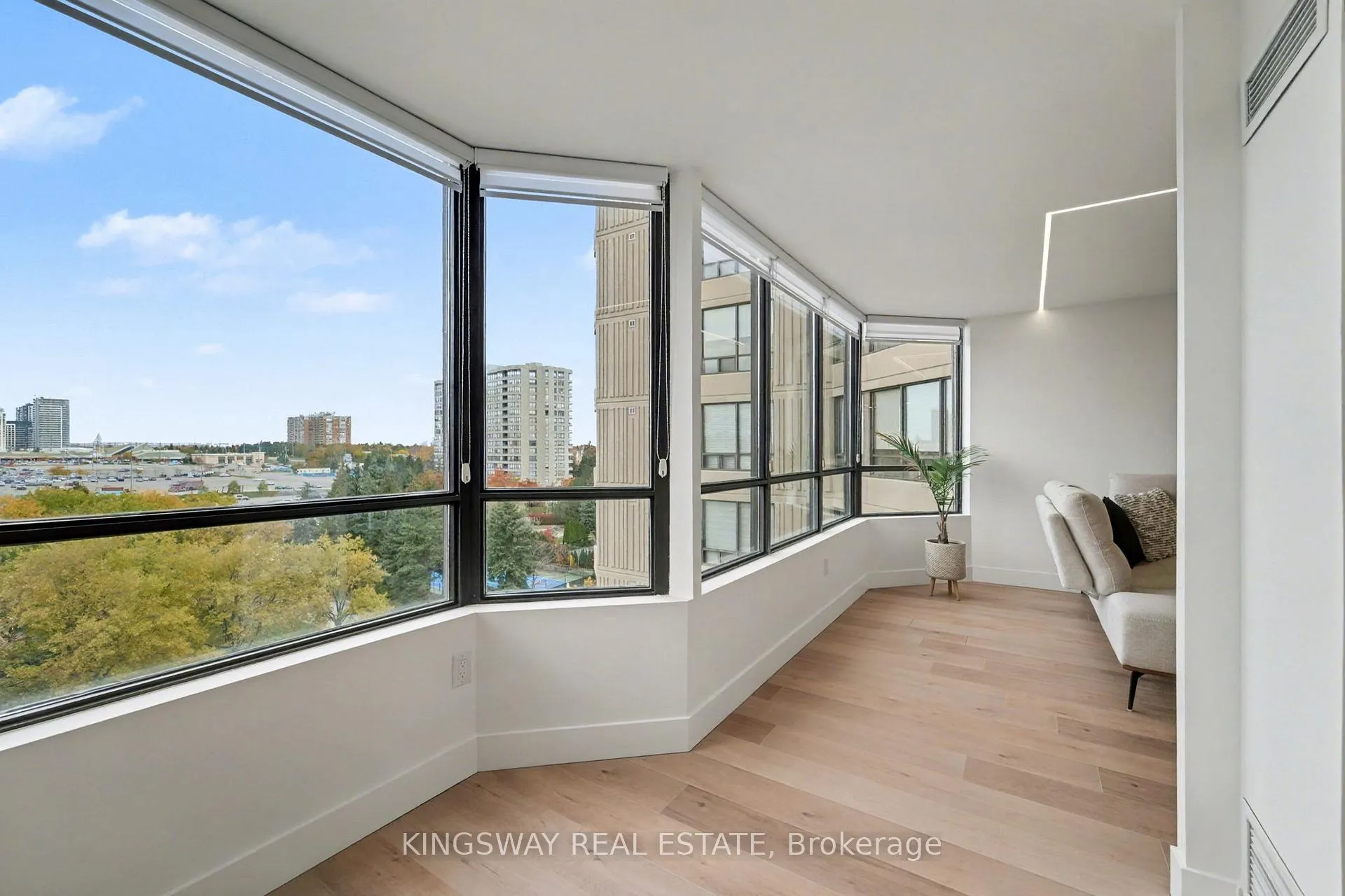Photo 6 of Unit 712, 7420 Bathurst Street, Vaughan, Brownridge — HOMEH