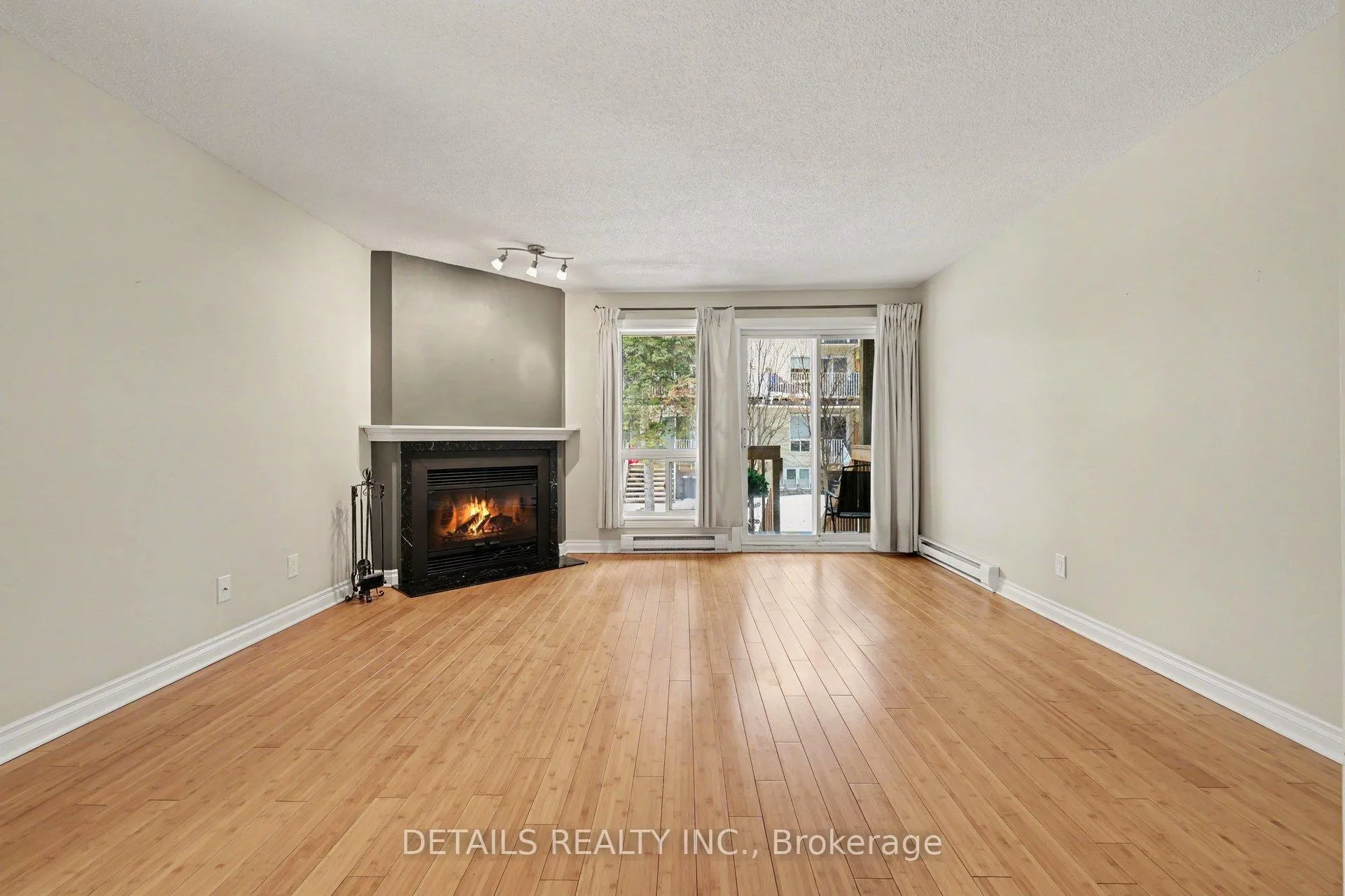 Photo 7 of 306 Briston Private, Ottawa, Hunt Club Park — HOMEH