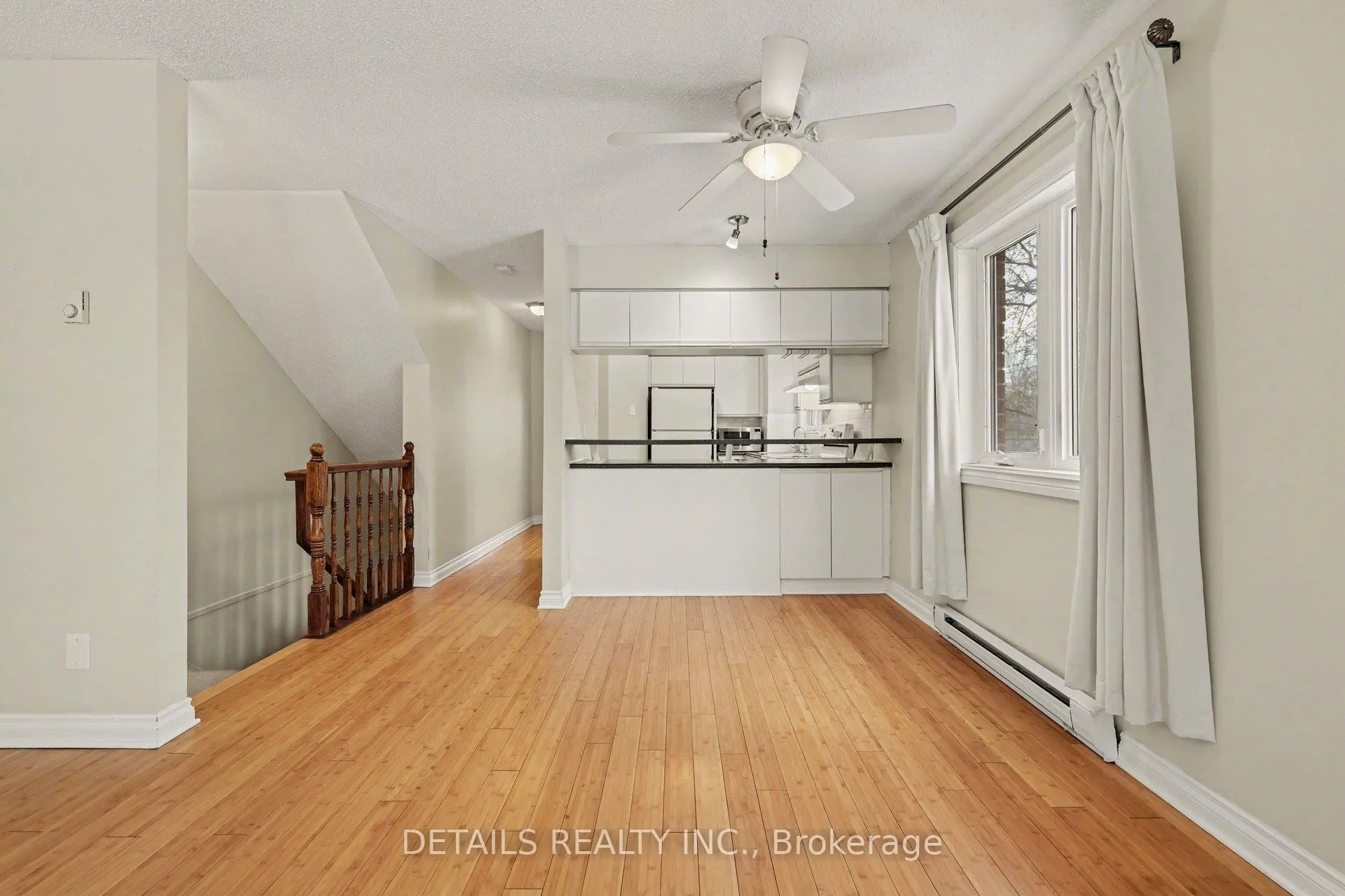 Photo 10 of 306 Briston Private, Ottawa, Hunt Club Park — HOMEH