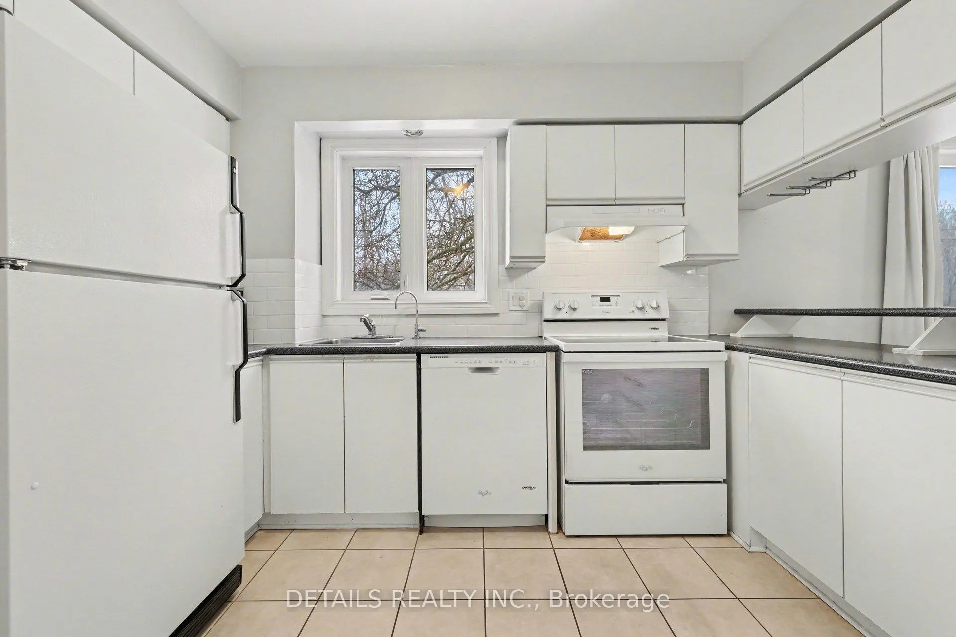 Photo 14 of 306 Briston Private, Ottawa, Hunt Club Park — HOMEH
