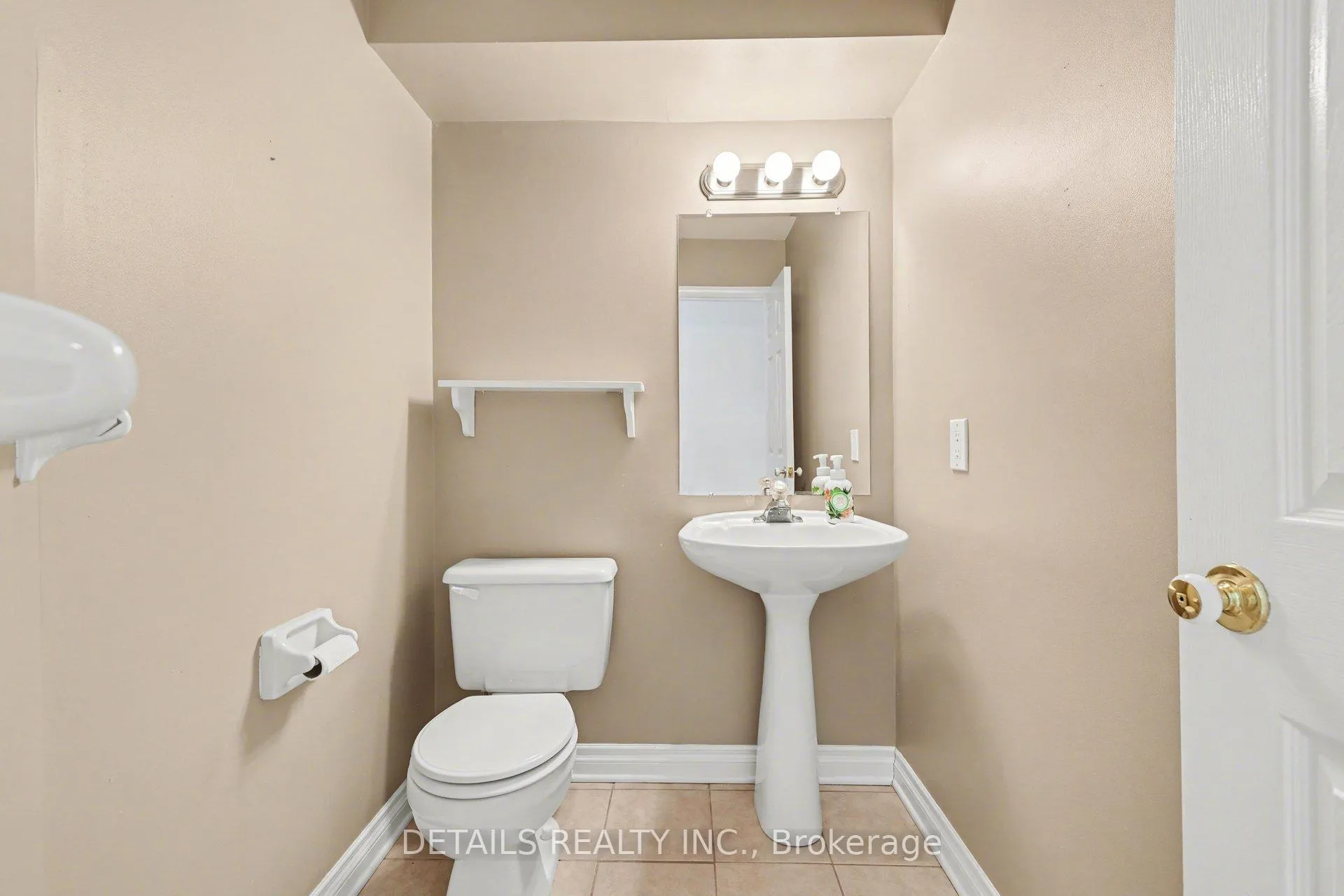 Photo 17 of 306 Briston Private, Ottawa, Hunt Club Park — HOMEH
