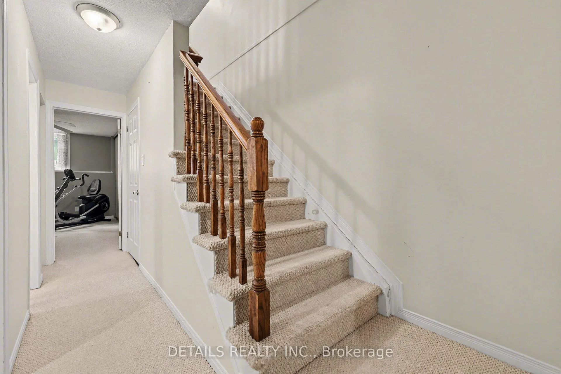 Photo 21 of 306 Briston Private, Ottawa, Hunt Club Park — HOMEH