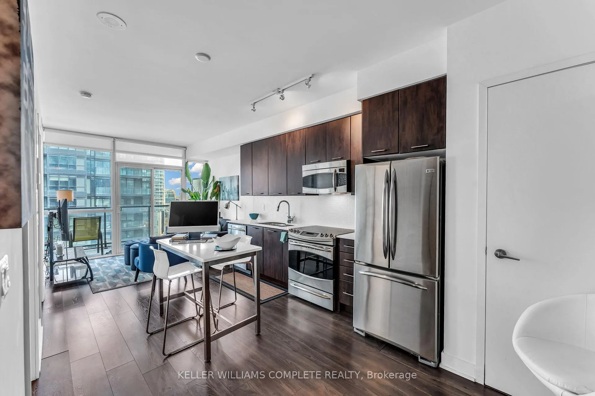 Front of Unit 1008, 169 Fort York Boulevard