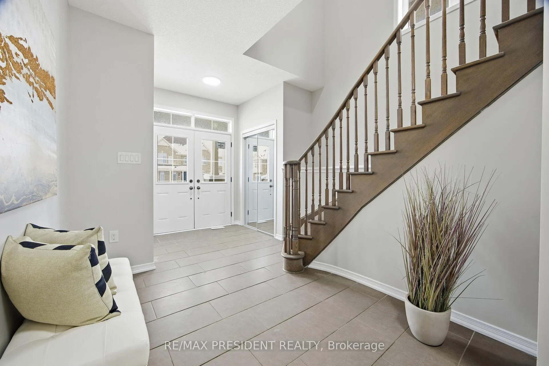 Photo 4 of 584 Remembrance Road, Brampton, Northwest Brampton — HOMEH