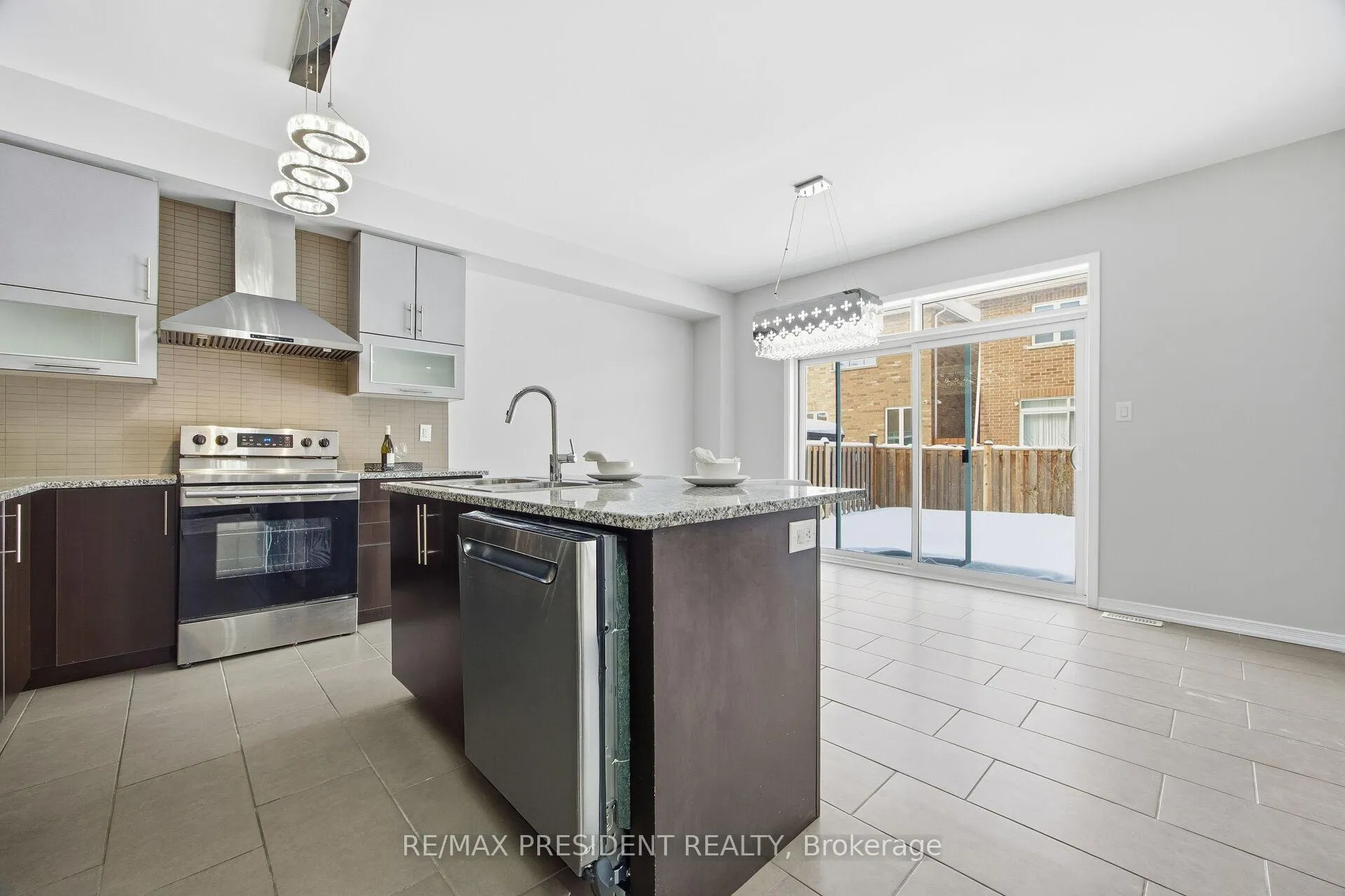 Photo 16 of 584 Remembrance Road, Brampton, Northwest Brampton — HOMEH