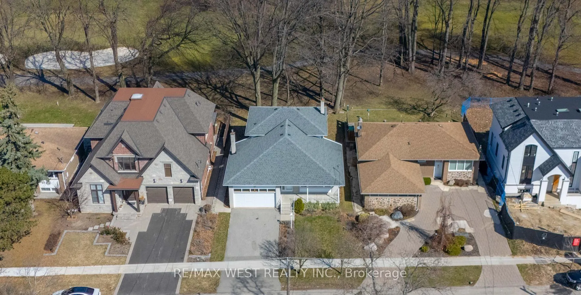 Front of 28 Braywin Drive N