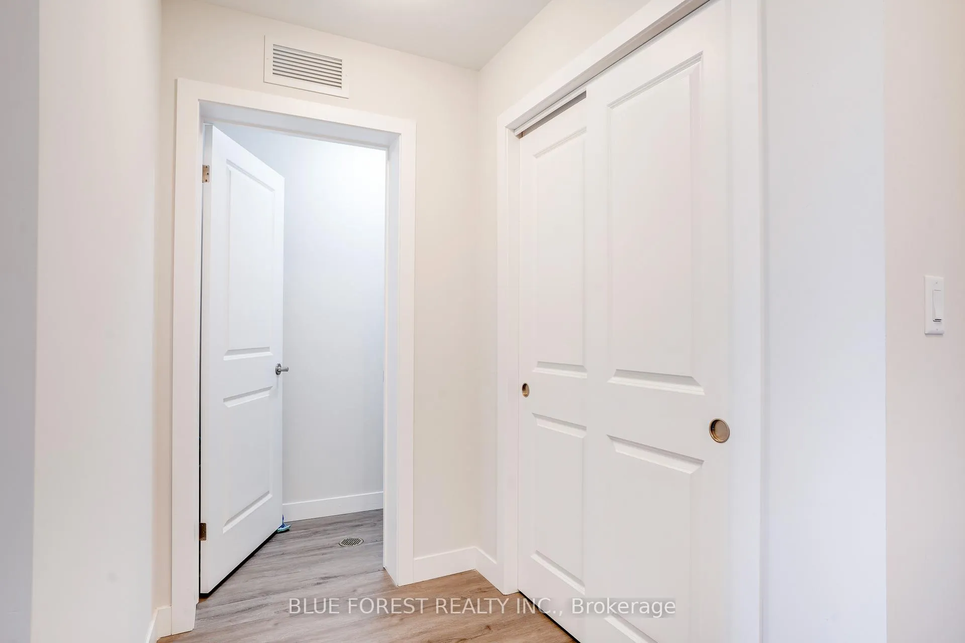 Photo 6 of Unit 307, 100 The Promenade, Central Elgin, Port Stanley — HOMEH