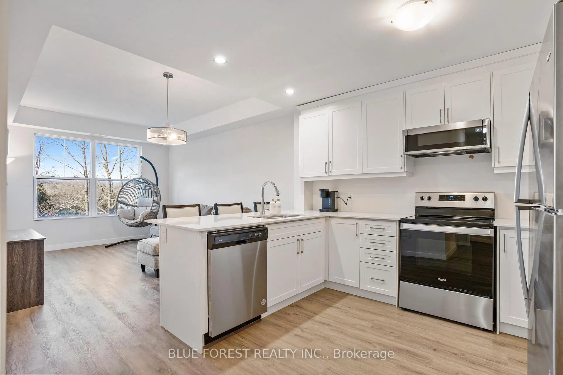 Photo 7 of Unit 307, 100 The Promenade, Central Elgin, Port Stanley — HOMEH