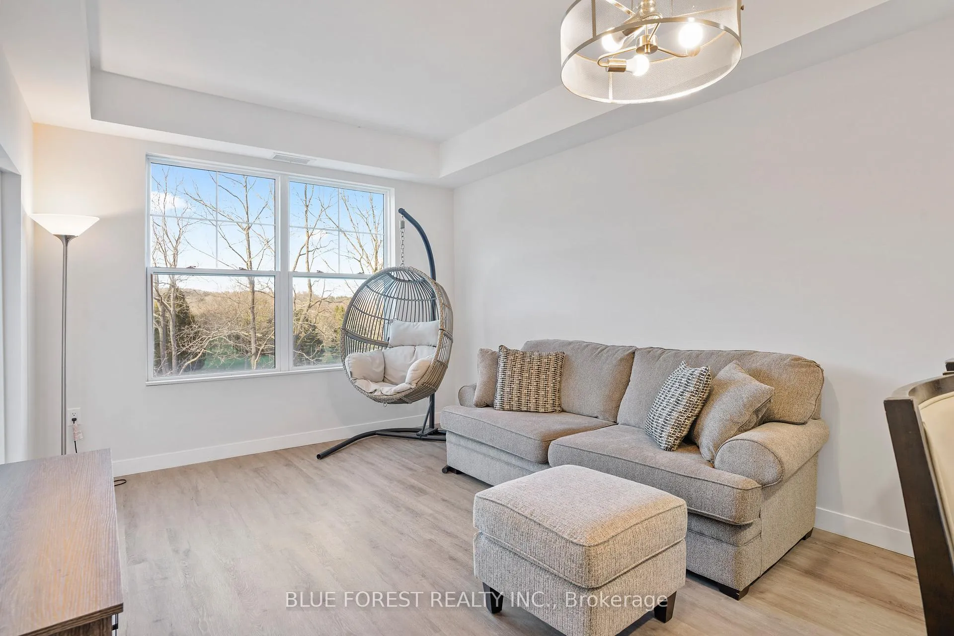Photo 10 of Unit 307, 100 The Promenade, Central Elgin, Port Stanley — HOMEH