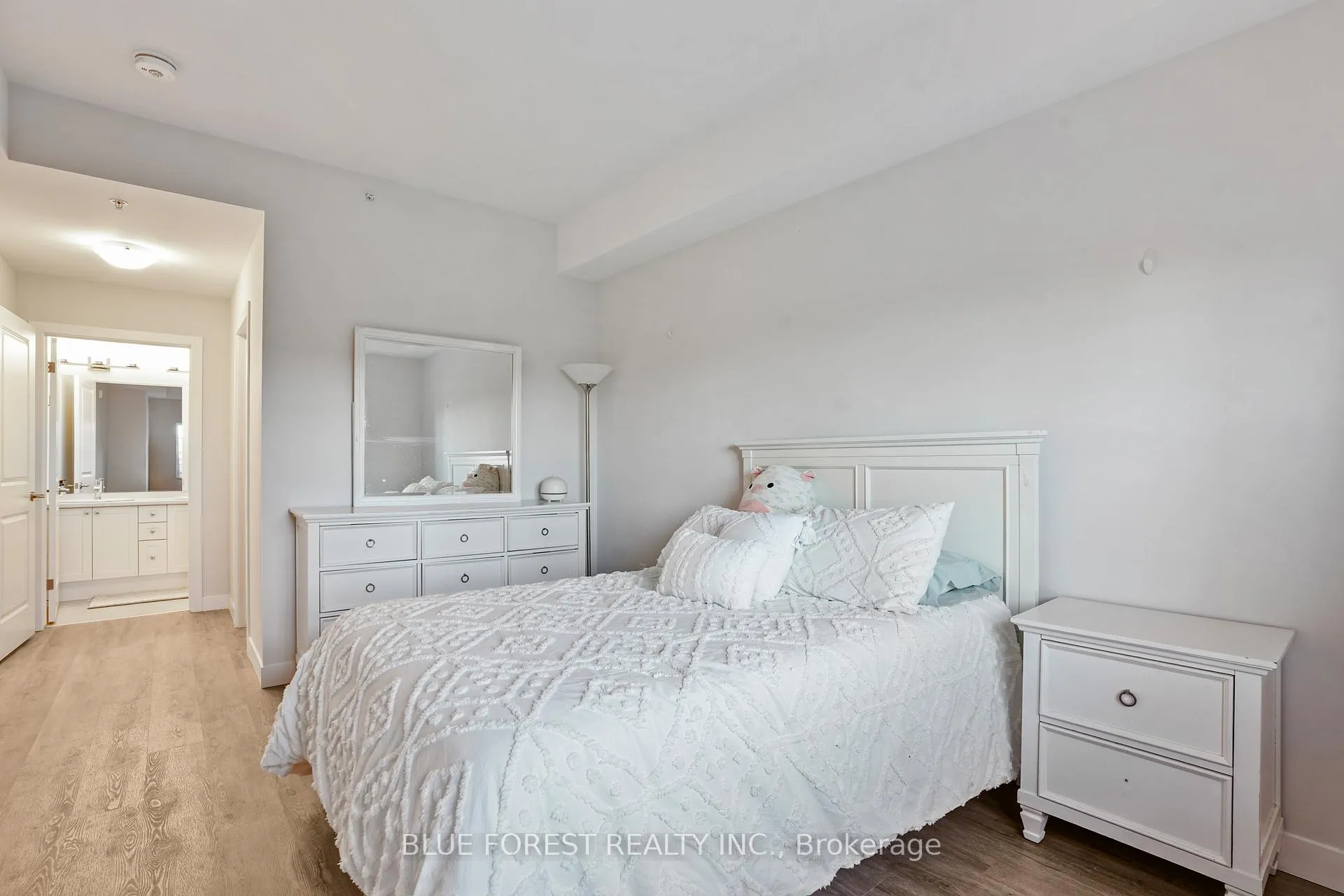 Photo 15 of Unit 307, 100 The Promenade, Central Elgin, Port Stanley — HOMEH