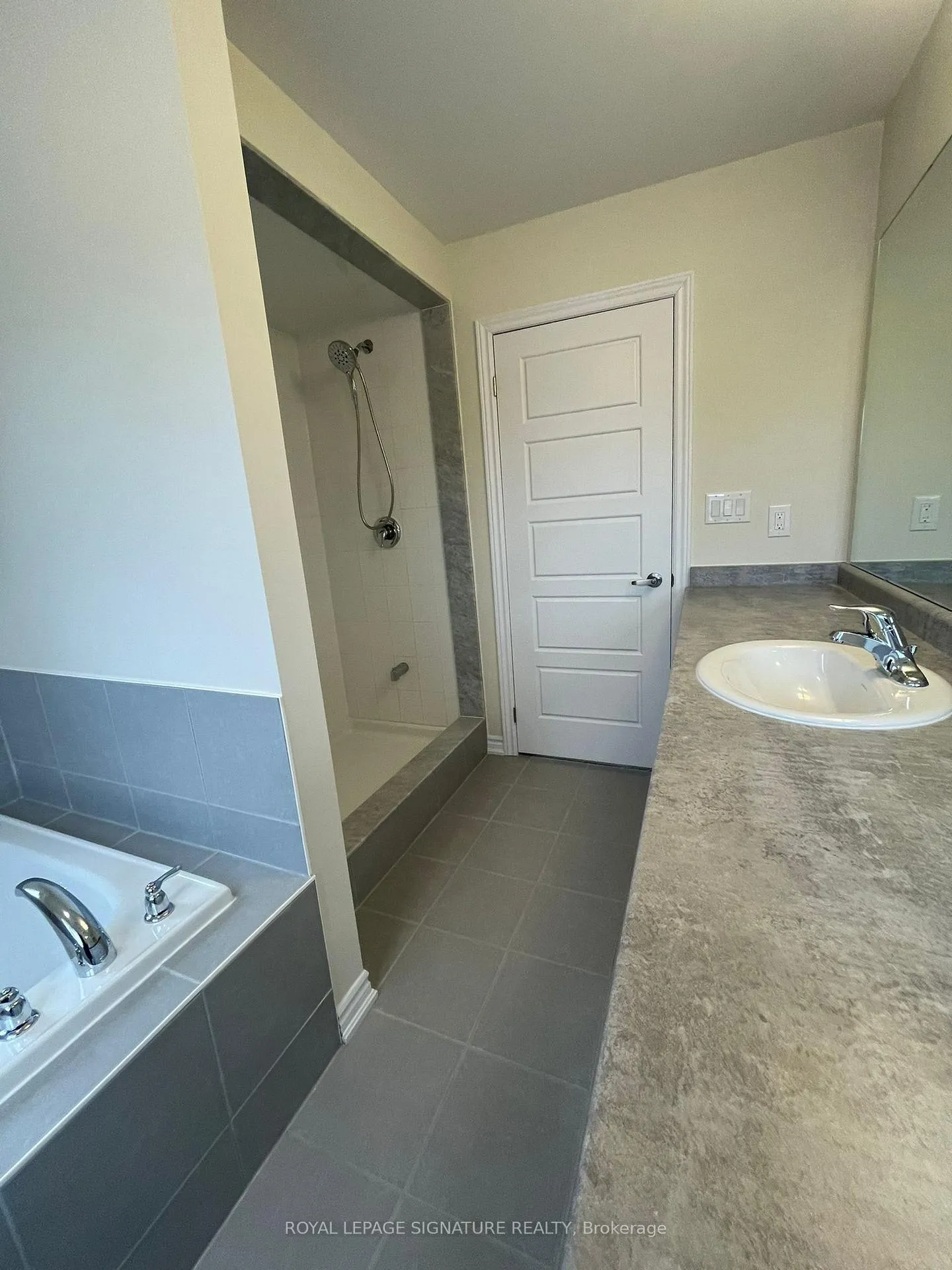 Photo 13 of 25 Buttercream Avenue, Thorold, Rolling Meadows — HOMEH