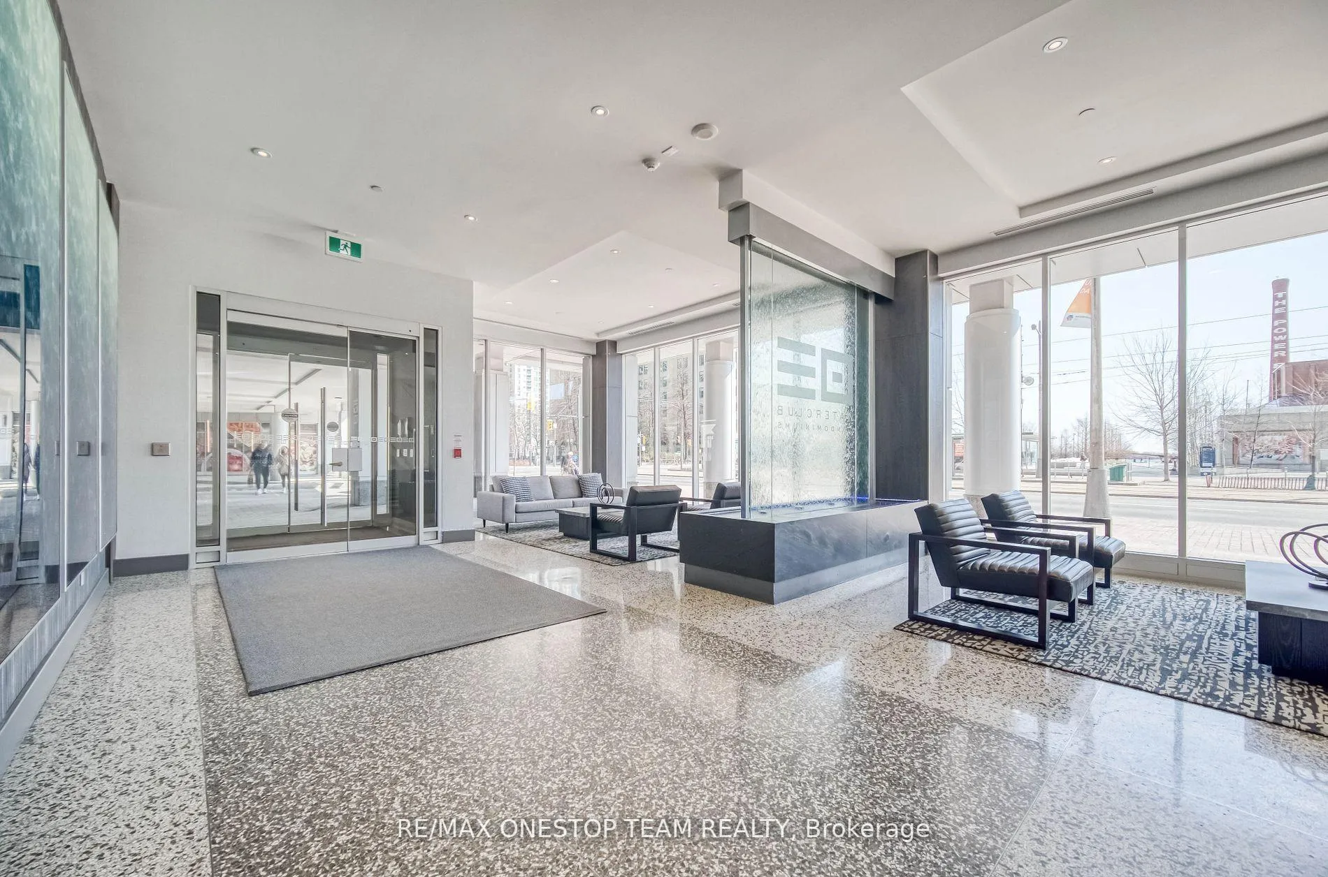 Photo 3 of Unit 1002, 218 Queens Quay W, Toronto, Waterfront Communities — HOMEH