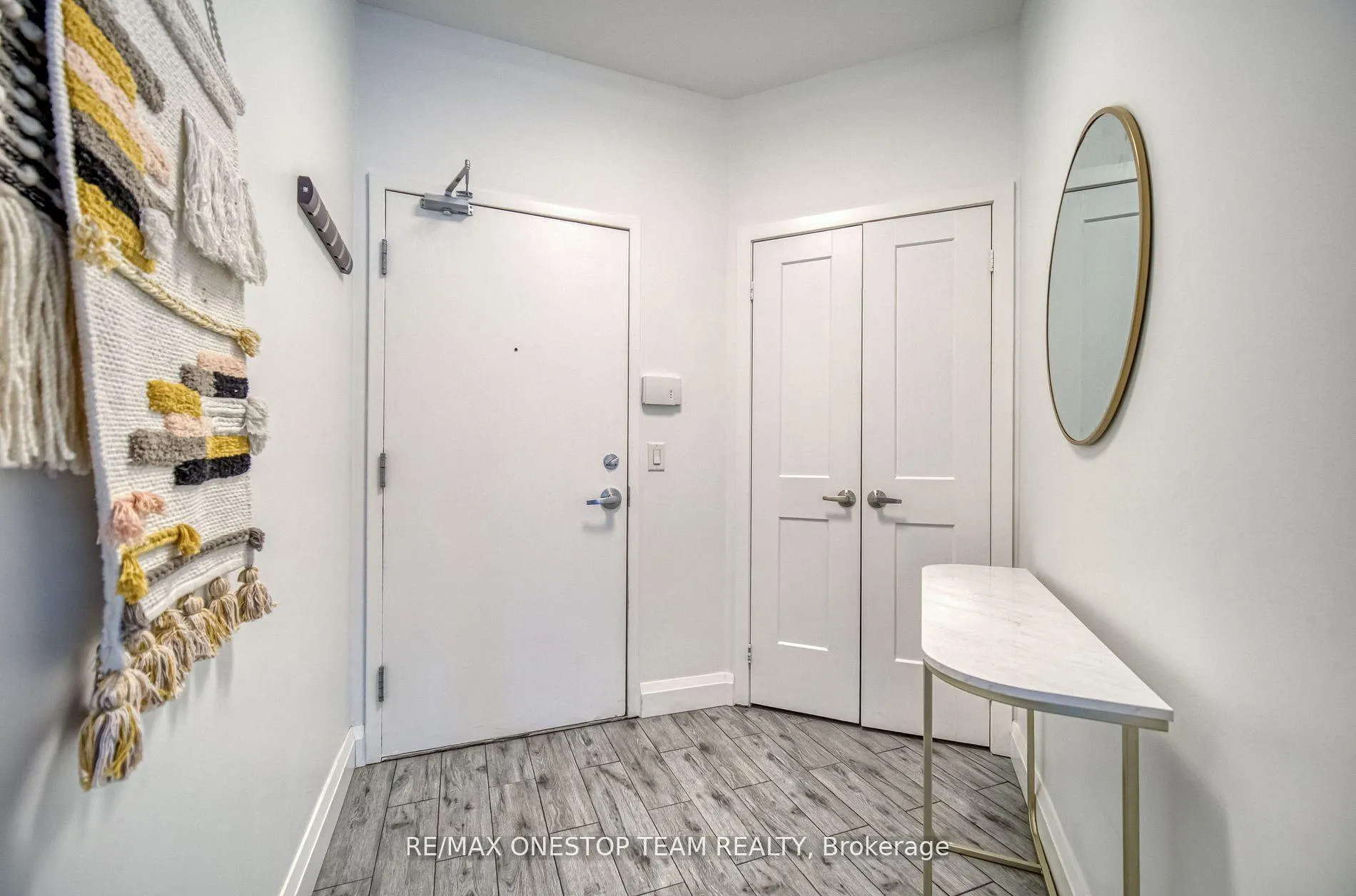 Photo 4 of Unit 1002, 218 Queens Quay W, Toronto, Waterfront Communities — HOMEH