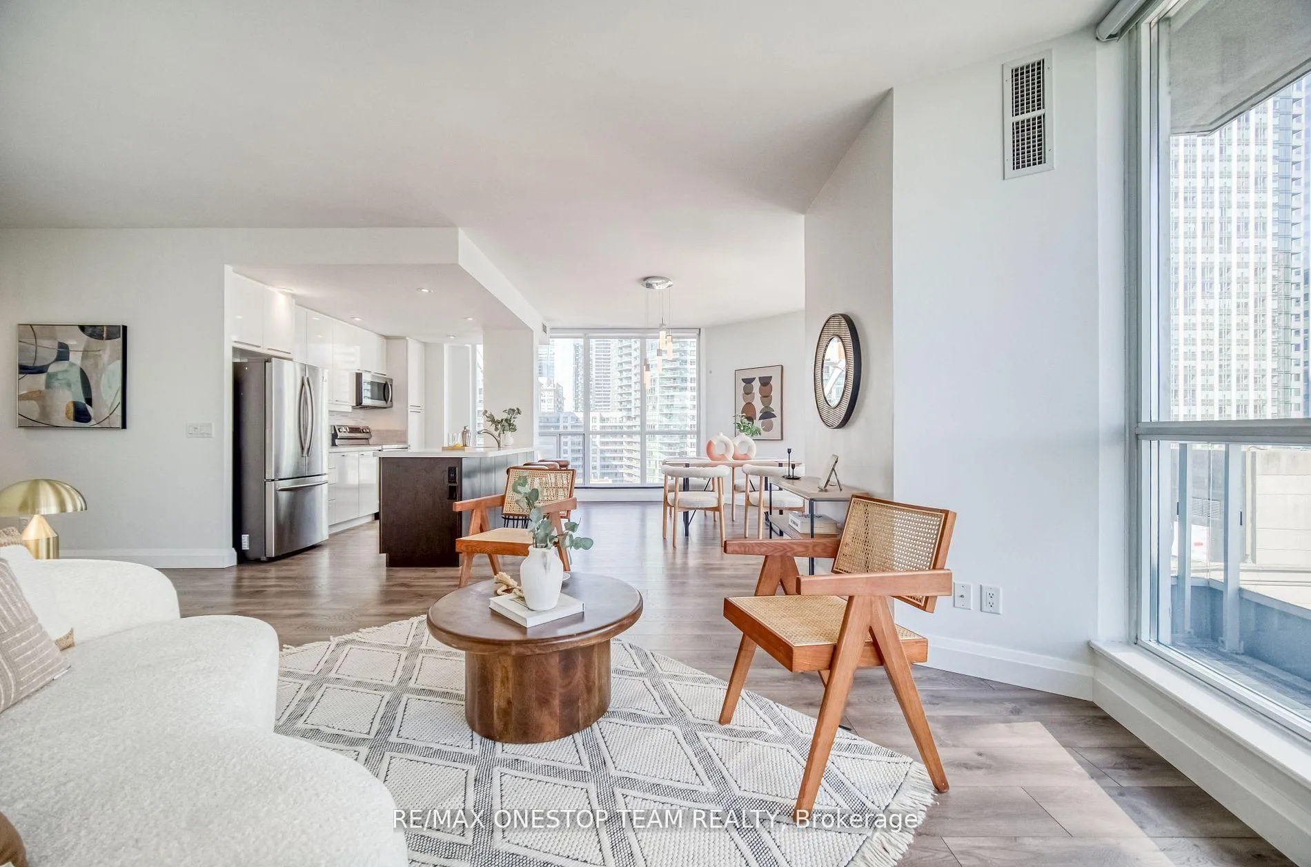 Photo 8 of Unit 1002, 218 Queens Quay W, Toronto, Waterfront Communities — HOMEH