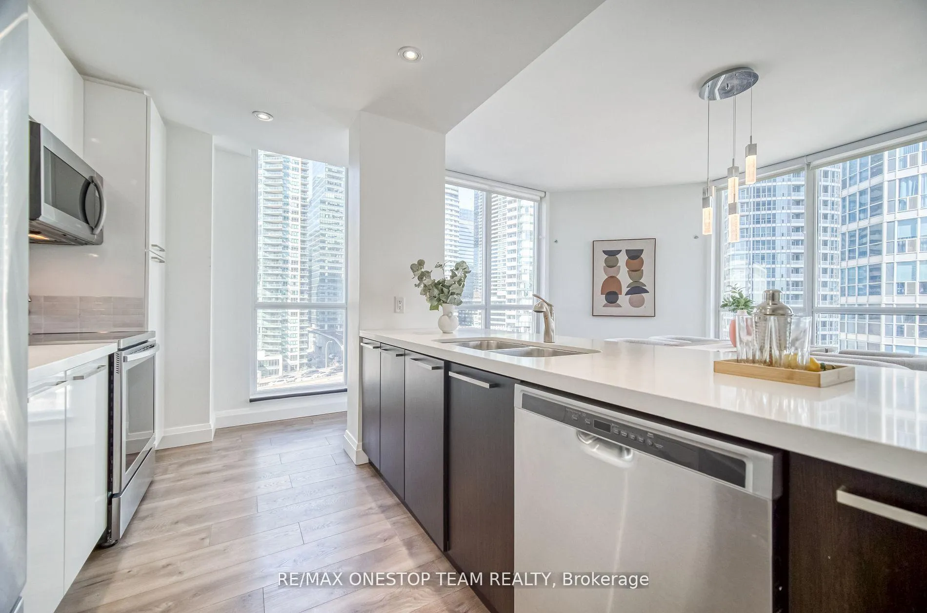 Photo 16 of Unit 1002, 218 Queens Quay W, Toronto, Waterfront Communities — HOMEH