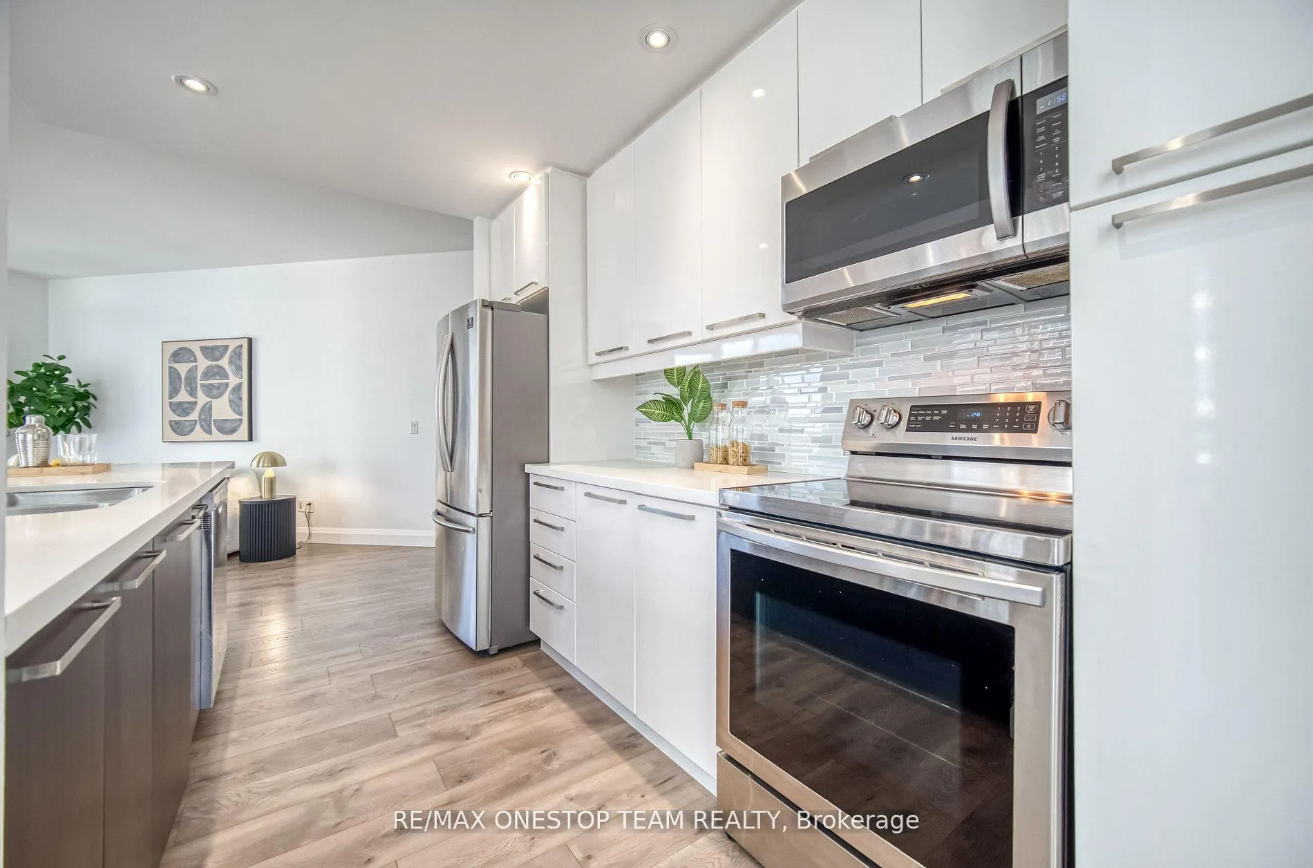 Photo 17 of Unit 1002, 218 Queens Quay W, Toronto, Waterfront Communities — HOMEH