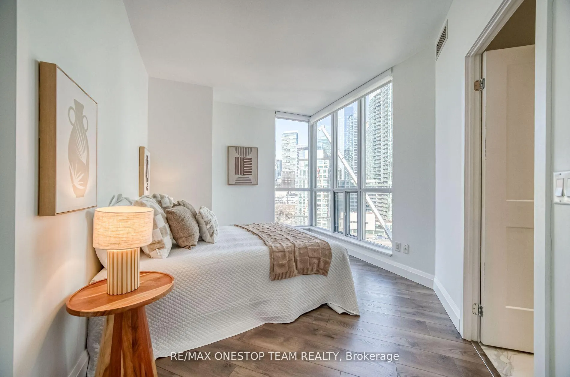 Photo 18 of Unit 1002, 218 Queens Quay W, Toronto, Waterfront Communities — HOMEH