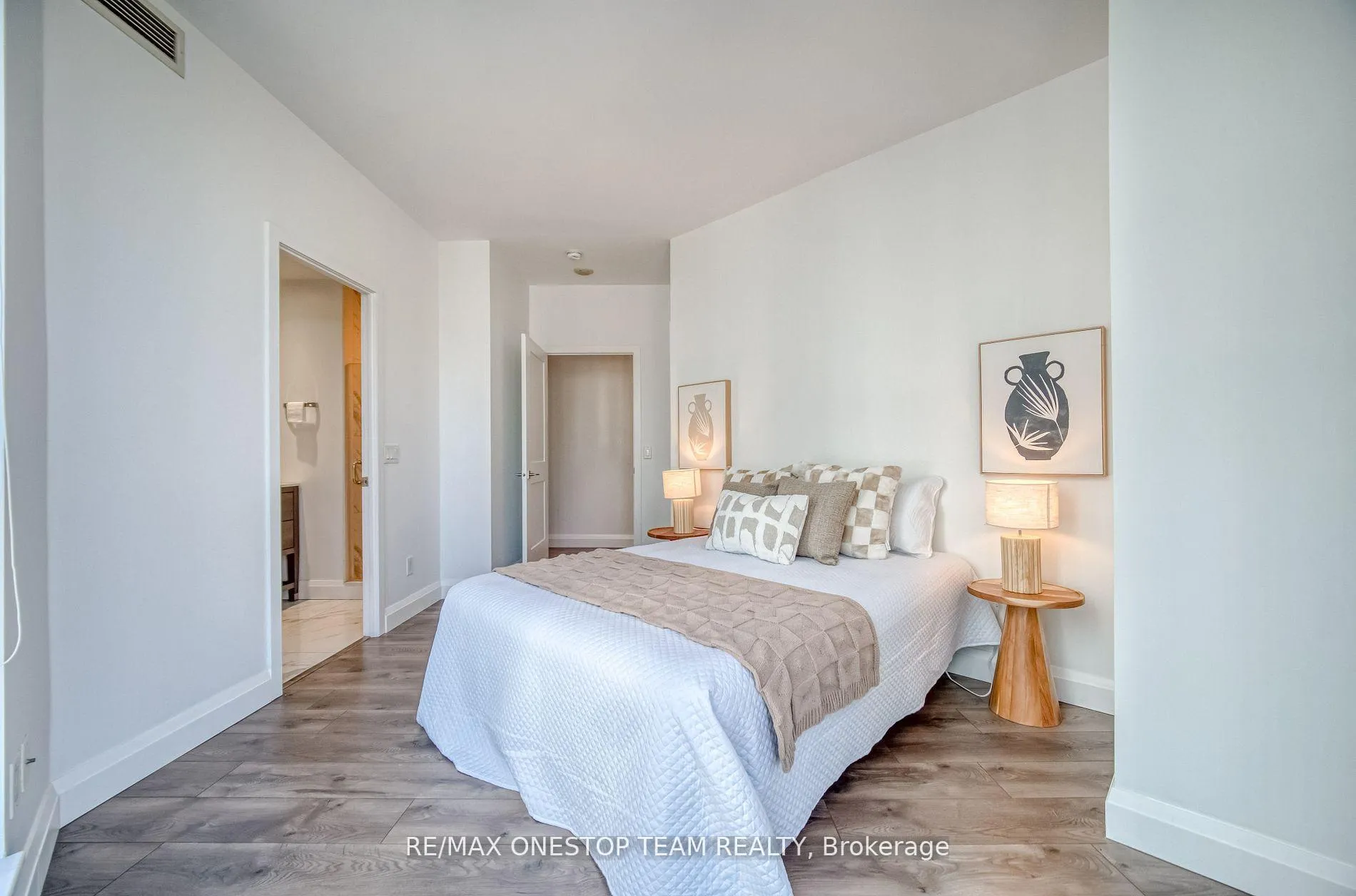 Photo 19 of Unit 1002, 218 Queens Quay W, Toronto, Waterfront Communities — HOMEH
