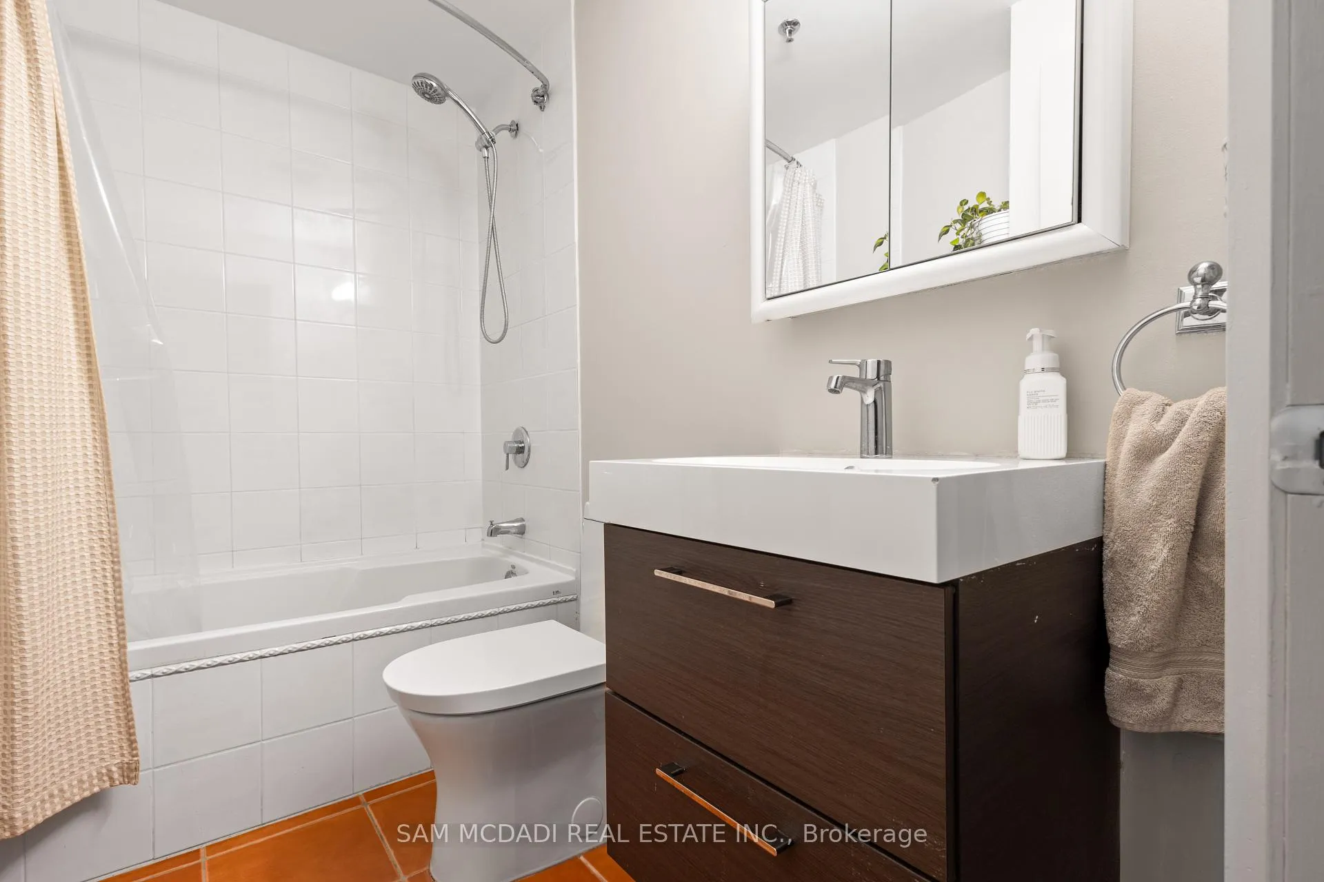 Photo 3 of Unit 204, 183 Dovercourt Road, Toronto, Trinity-Bellwoods — HOMEH