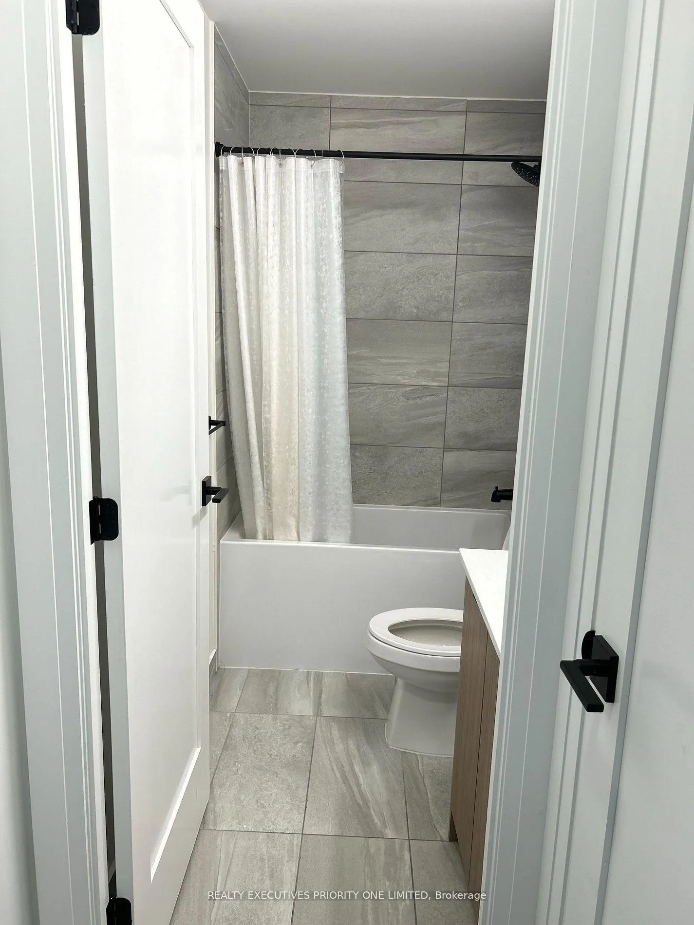Photo 8 of Unit 407, 2369 Danforth Avenue, Toronto, East End-Danforth — HOMEH
