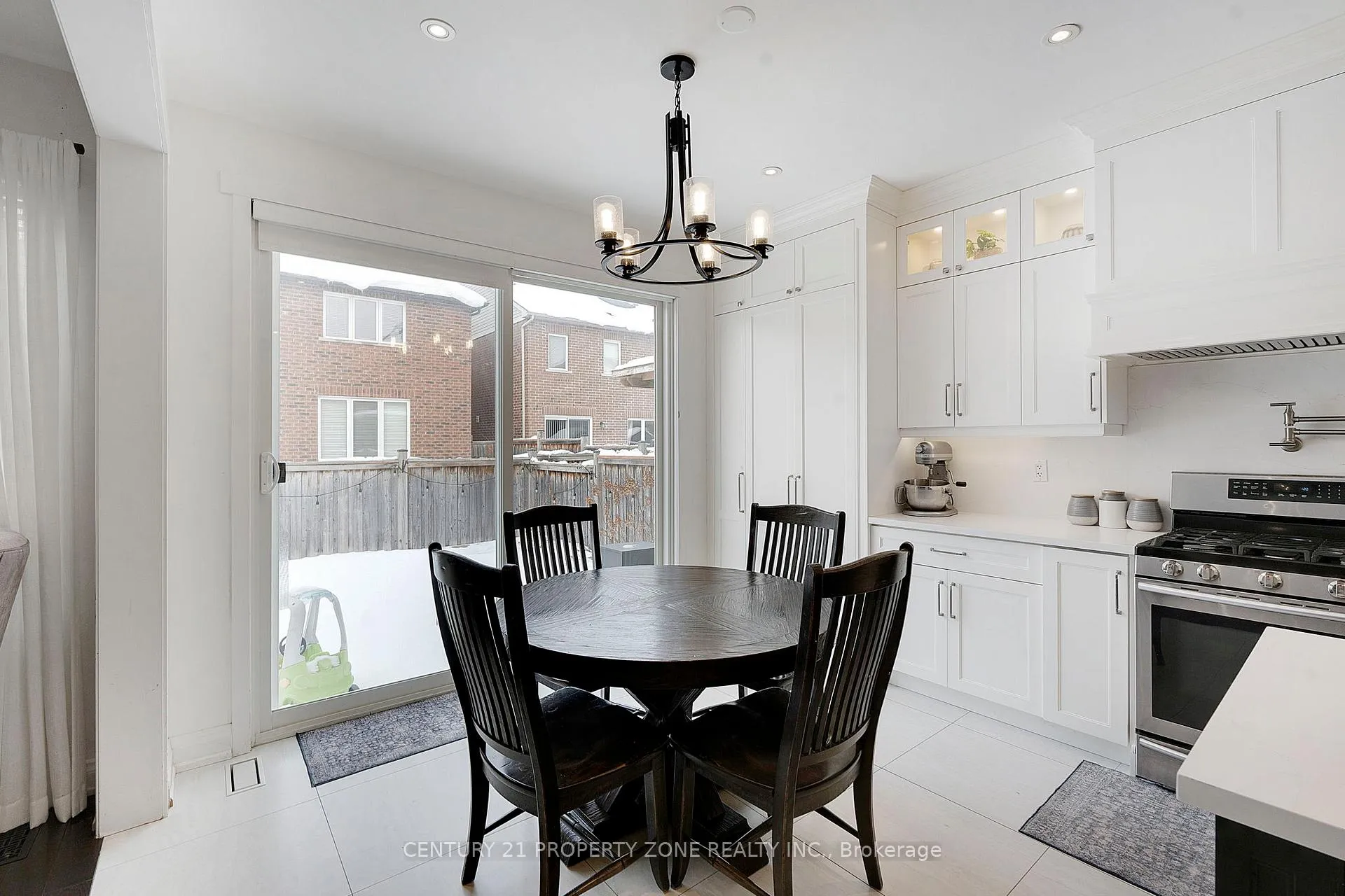 Photo 20 of 48 Gibbs Road, Brampton, Northwest Brampton — HOMEH