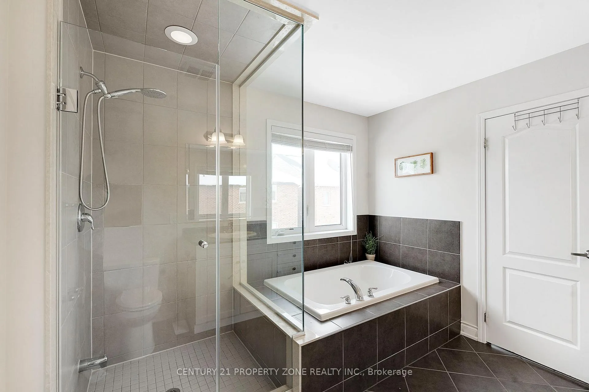 Photo 41 of 48 Gibbs Road, Brampton, Northwest Brampton — HOMEH