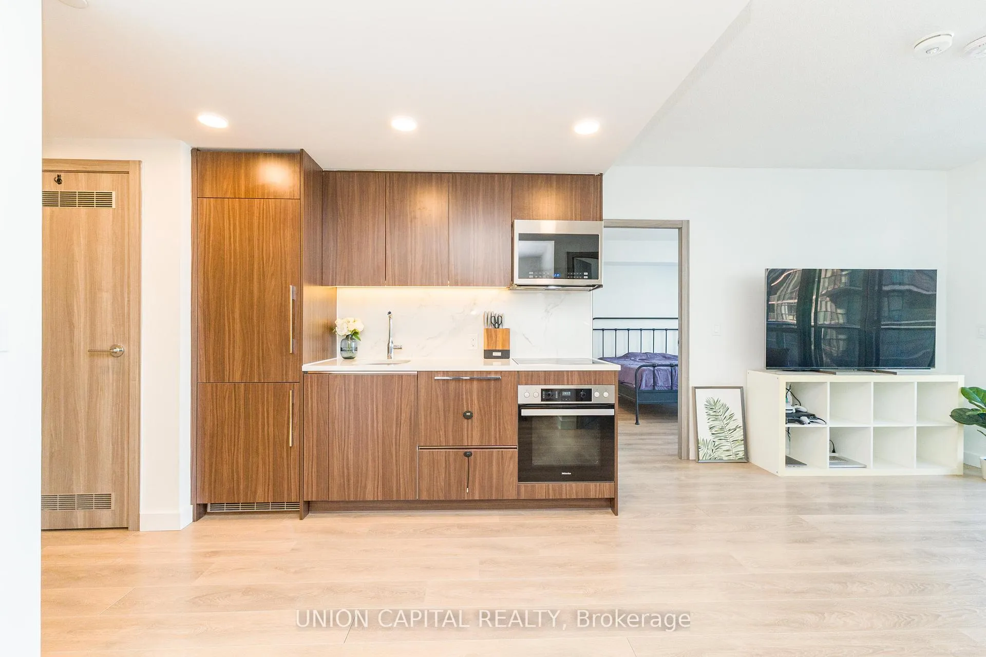 Photo 9 of Unit 4502, 38 Widmer Street, Toronto, Waterfront Communities — HOMEH