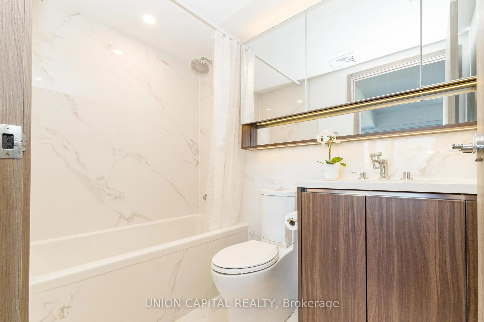 Photo 17 of Unit 4502, 38 Widmer Street, Toronto, Waterfront Communities — HOMEH