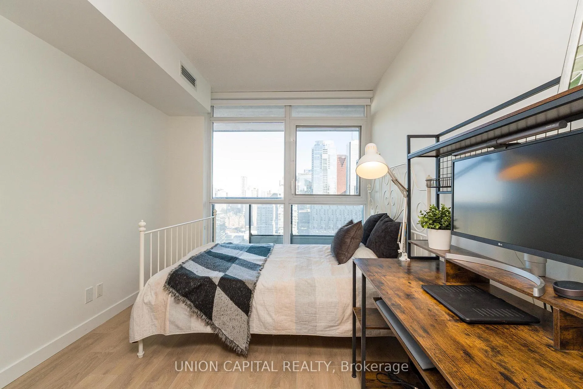 Photo 20 of Unit 4502, 38 Widmer Street, Toronto, Waterfront Communities — HOMEH