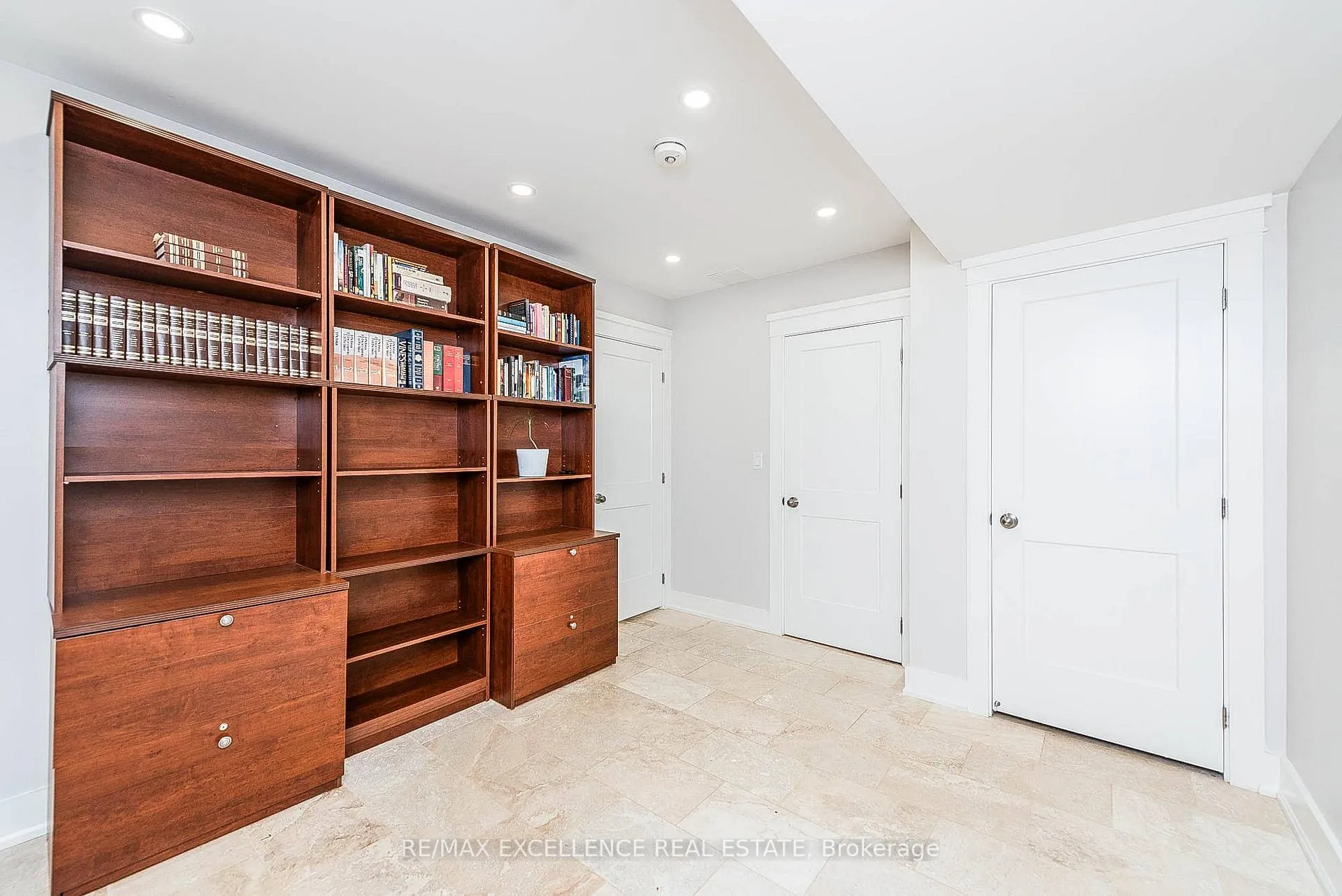 Photo 6 of 8949 Mississauga Road, Brampton, Credit Valley — HOMEH