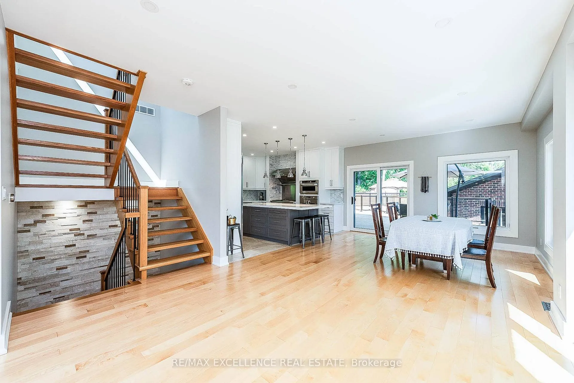 Photo 12 of 8949 Mississauga Road, Brampton, Credit Valley — HOMEH