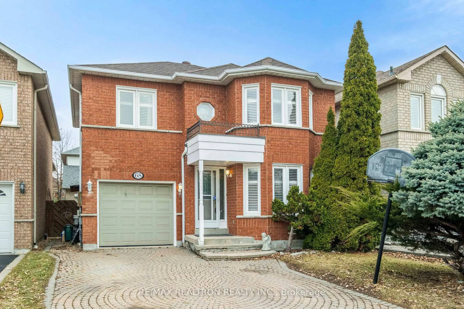Photo 2 of 68 Lavender Place, Vaughan, East Woodbridge — HOMEH