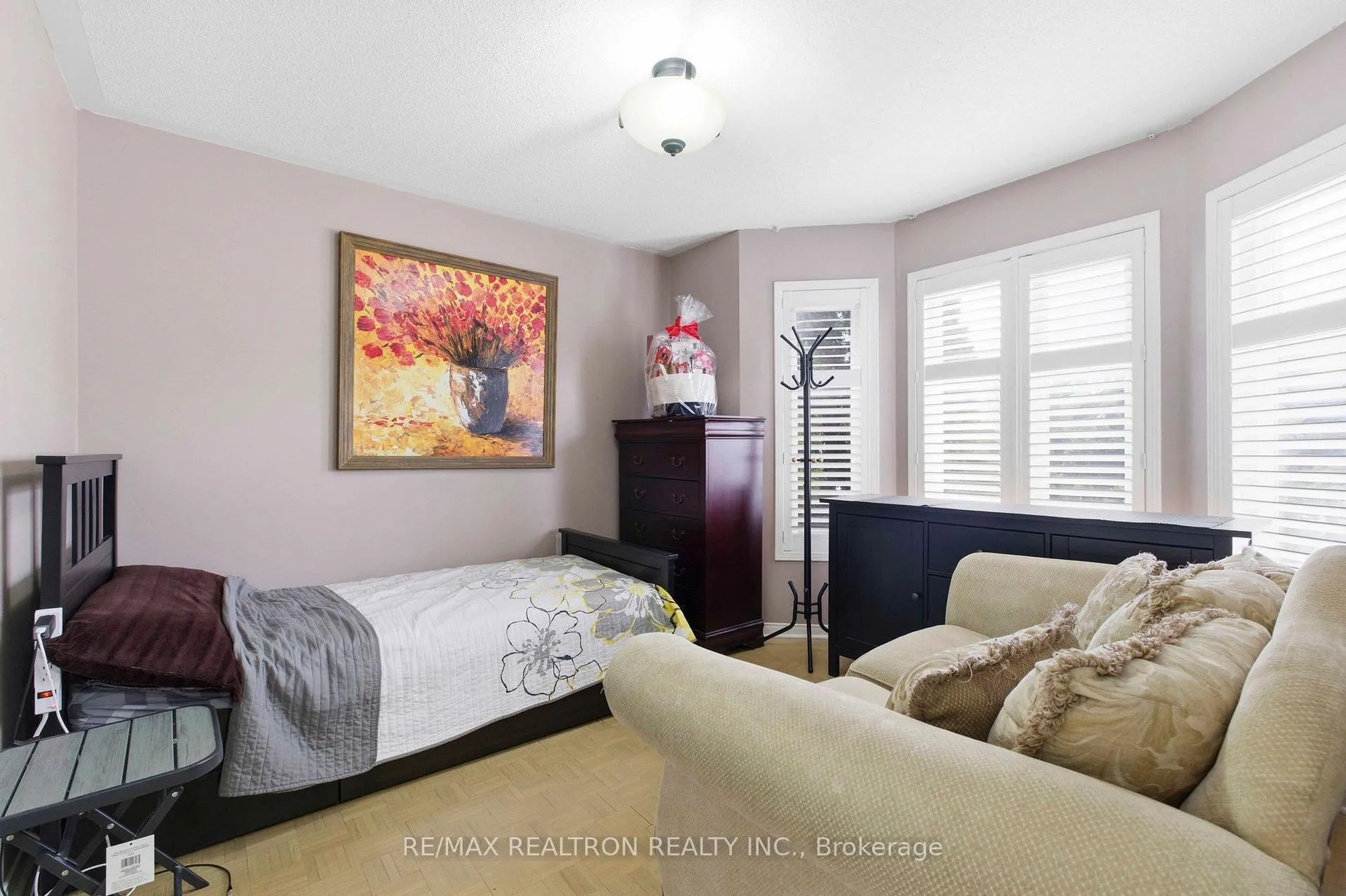 Photo 5 of 68 Lavender Place, Vaughan, East Woodbridge — HOMEH