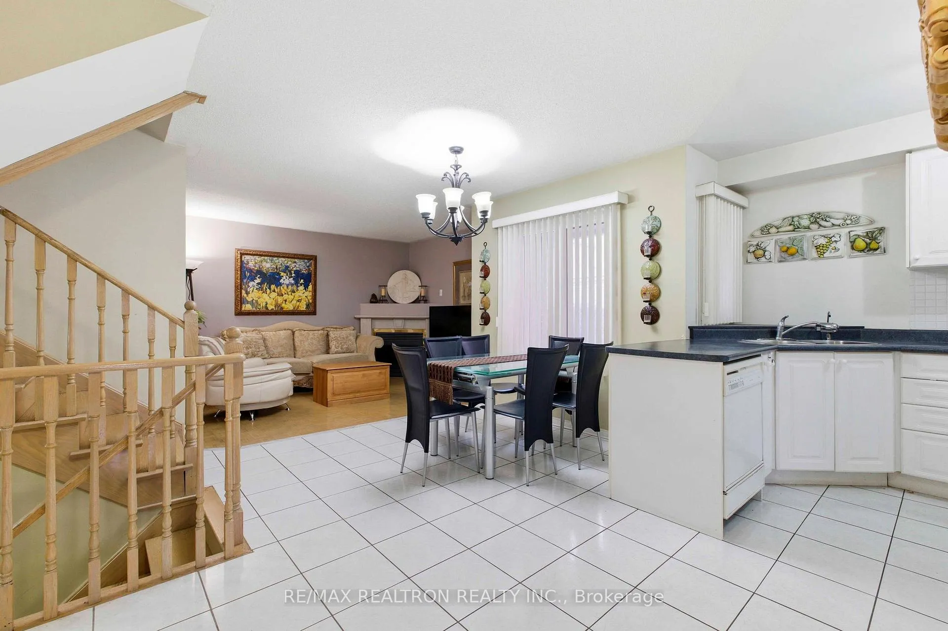 Photo 7 of 68 Lavender Place, Vaughan, East Woodbridge — HOMEH