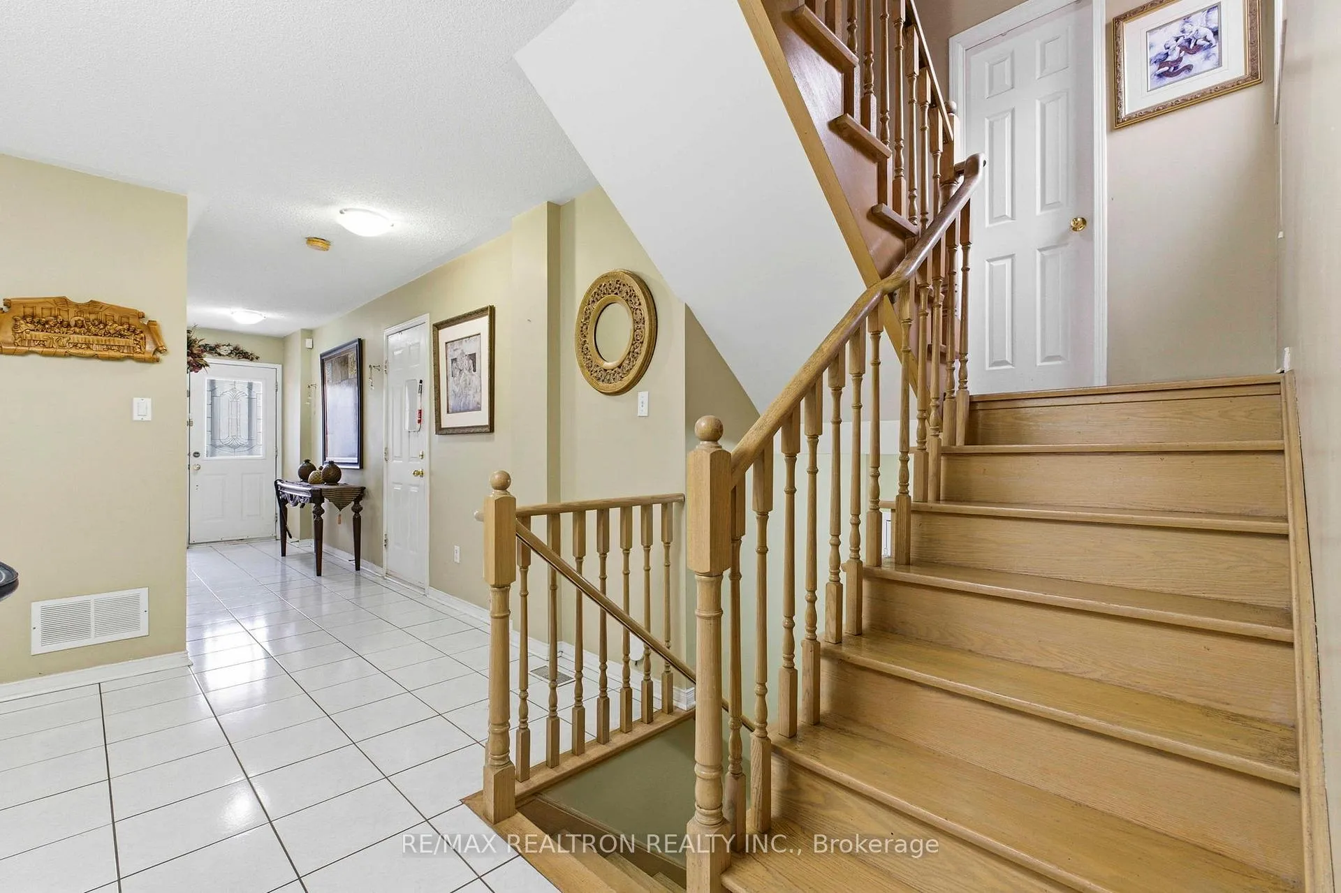 Photo 9 of 68 Lavender Place, Vaughan, East Woodbridge — HOMEH