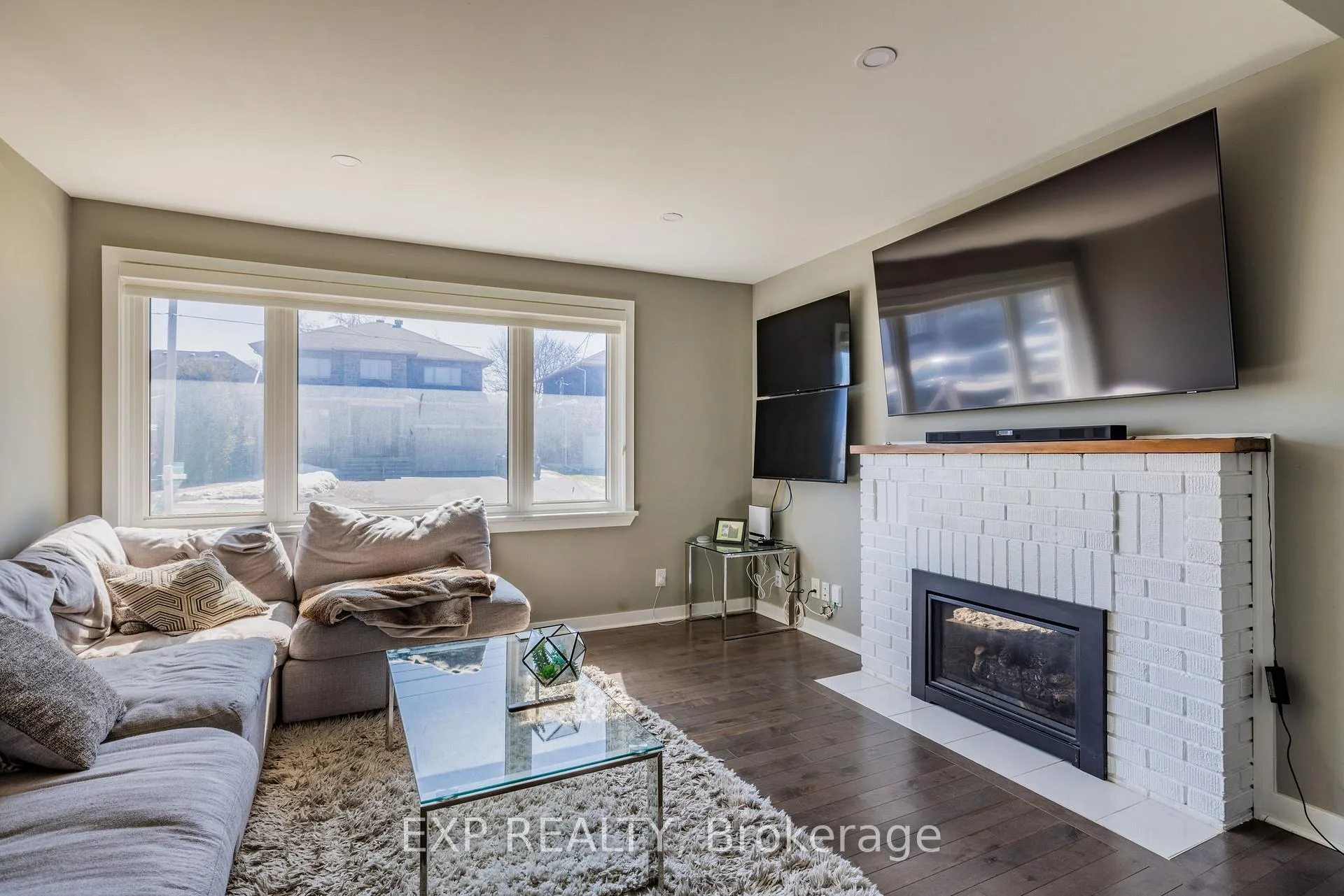 Photo 2 of 35 Withrow Avenue, Ottawa, Meadowlands/St. Claire Gardens — HOMEH