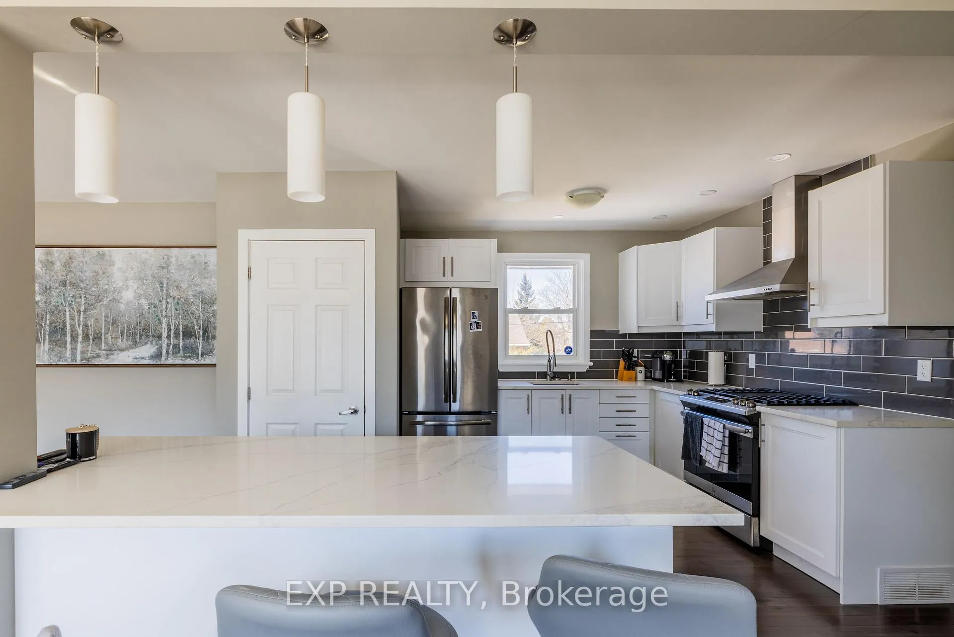 Photo 5 of 35 Withrow Avenue, Ottawa, Meadowlands/St. Claire Gardens — HOMEH