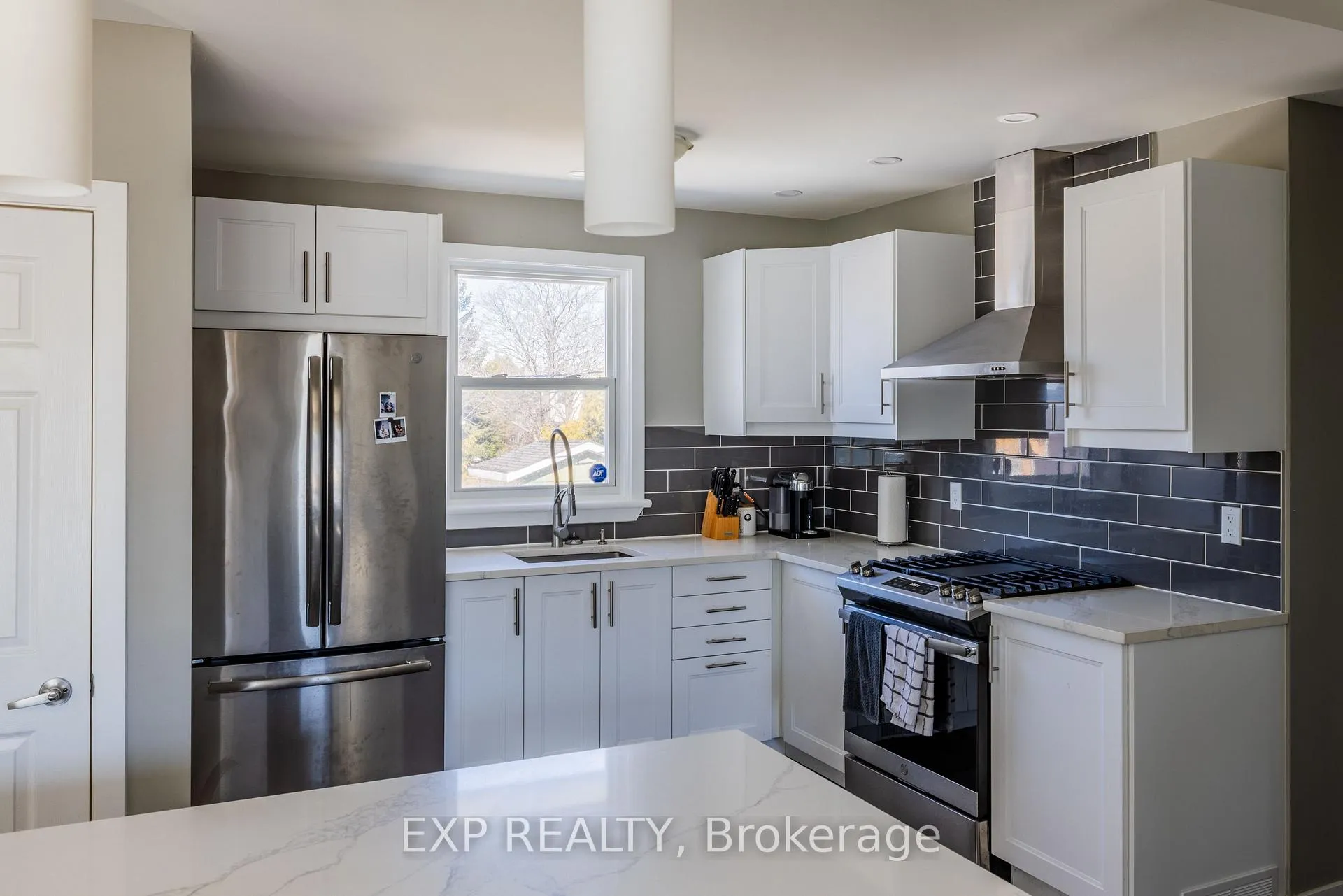 Photo 6 of 35 Withrow Avenue, Ottawa, Meadowlands/St. Claire Gardens — HOMEH