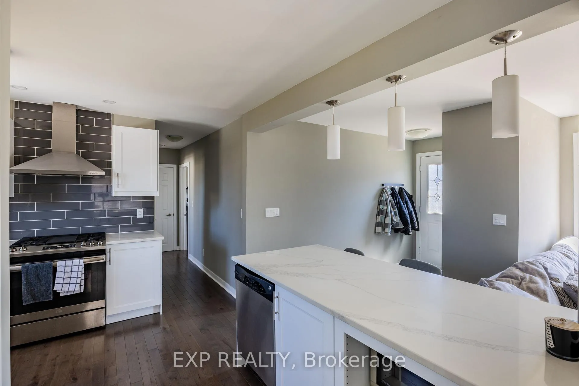 Photo 8 of 35 Withrow Avenue, Ottawa, Meadowlands/St. Claire Gardens — HOMEH
